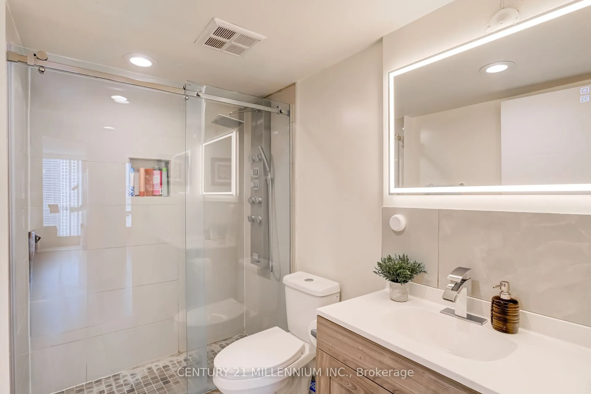 25 Fairview Road W, #605