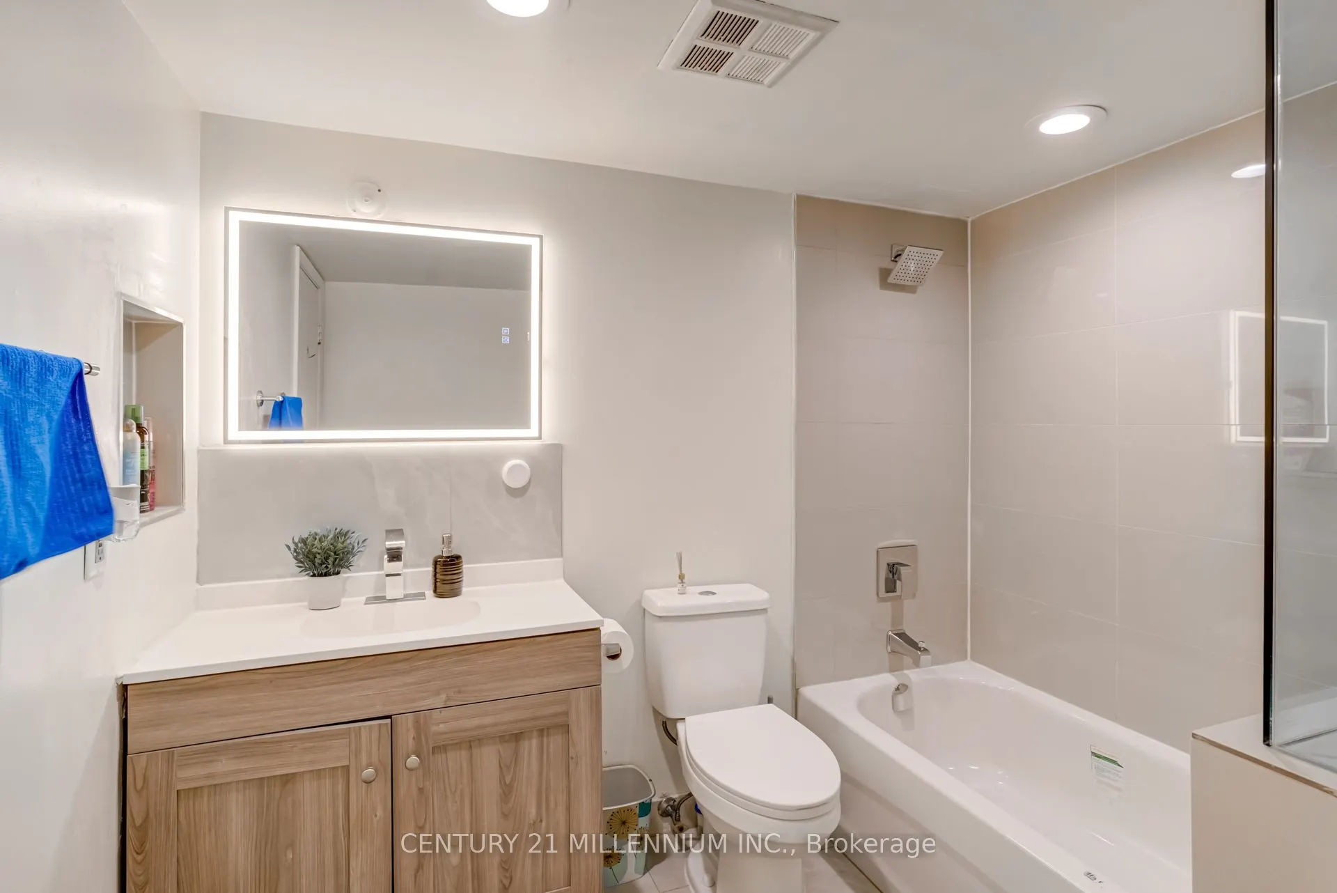 25 Fairview Road W, #605