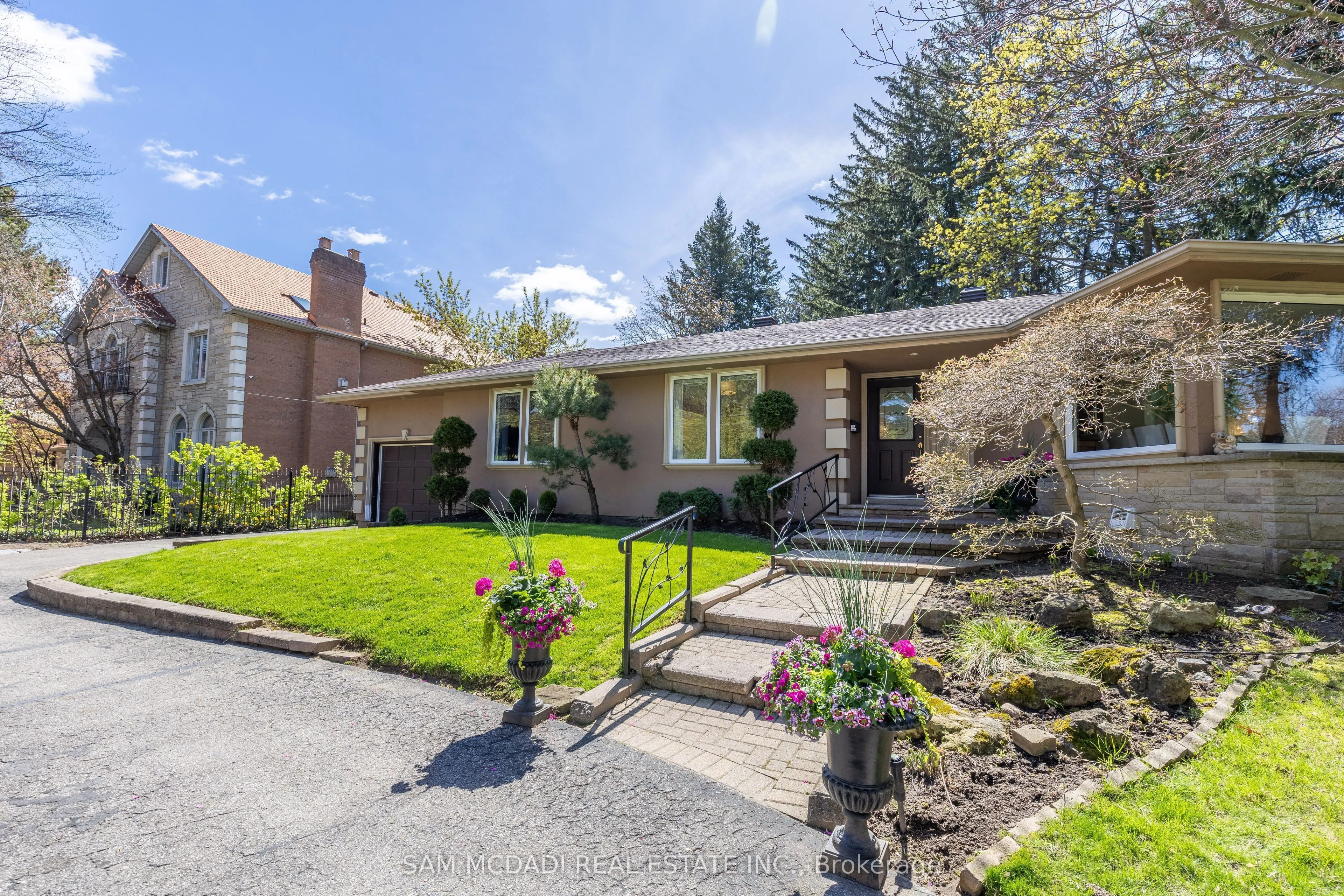 2196 Mississauga Road