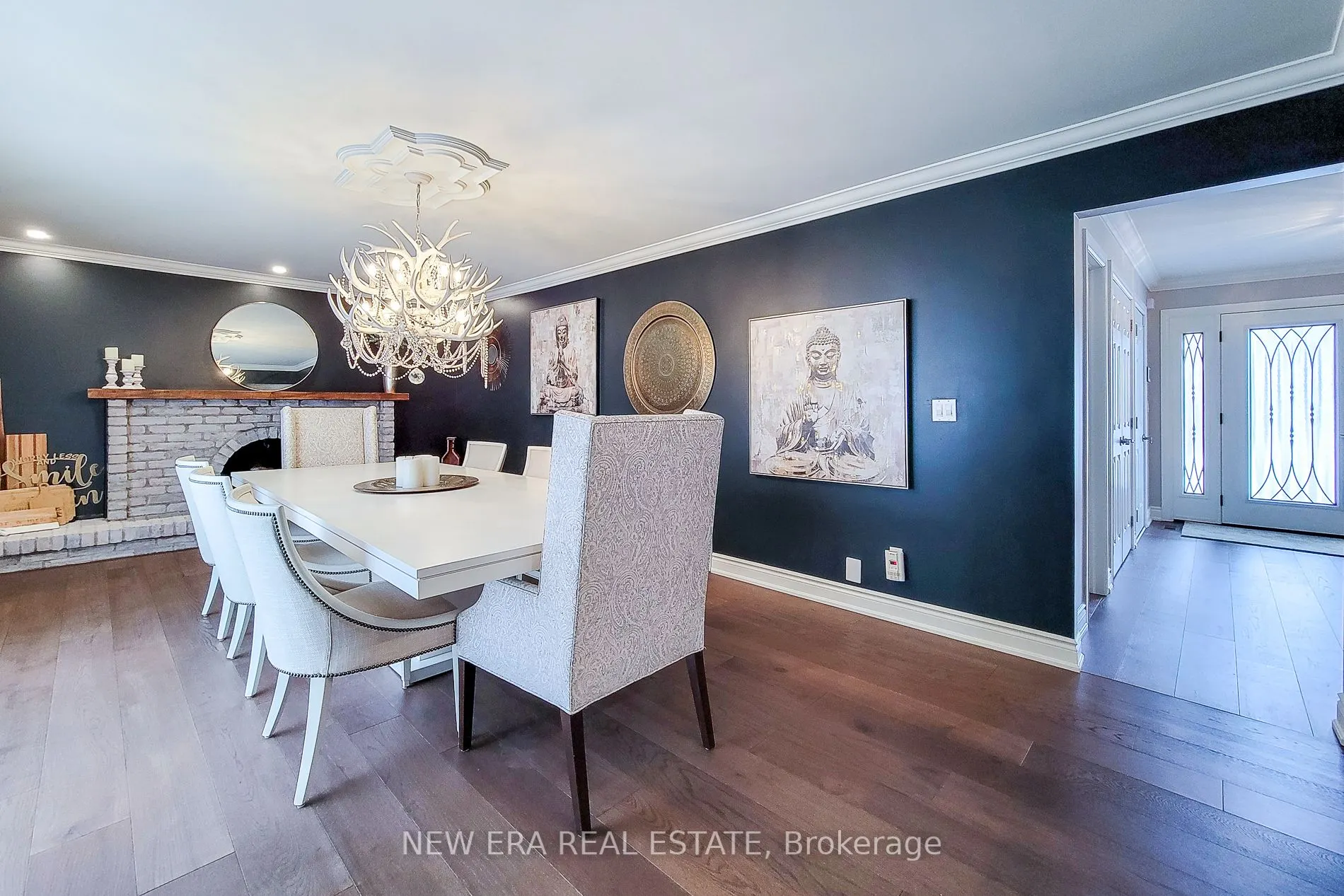 2119 Agincourt Crescent
