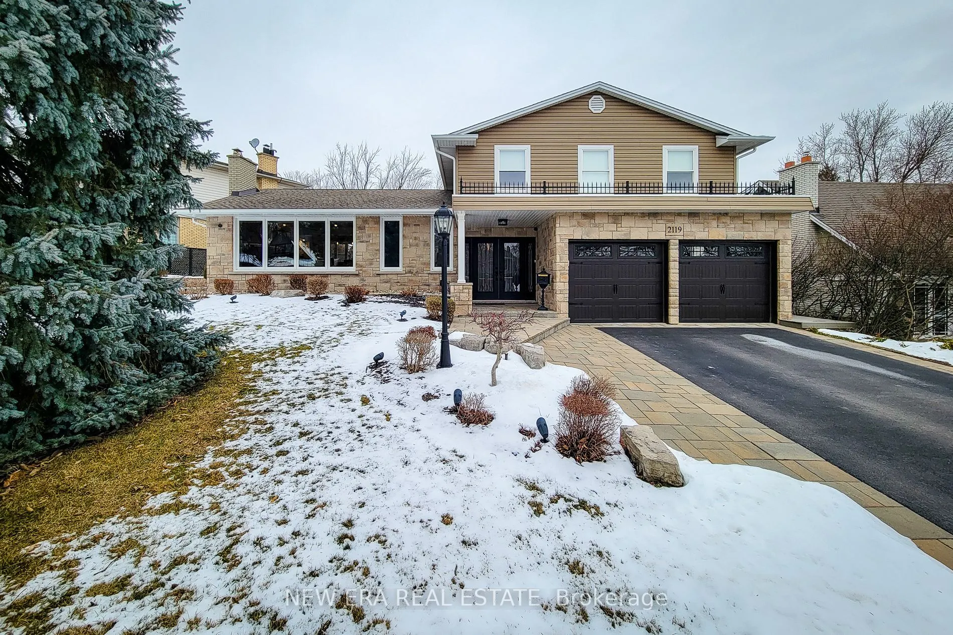 2119 Agincourt Crescent