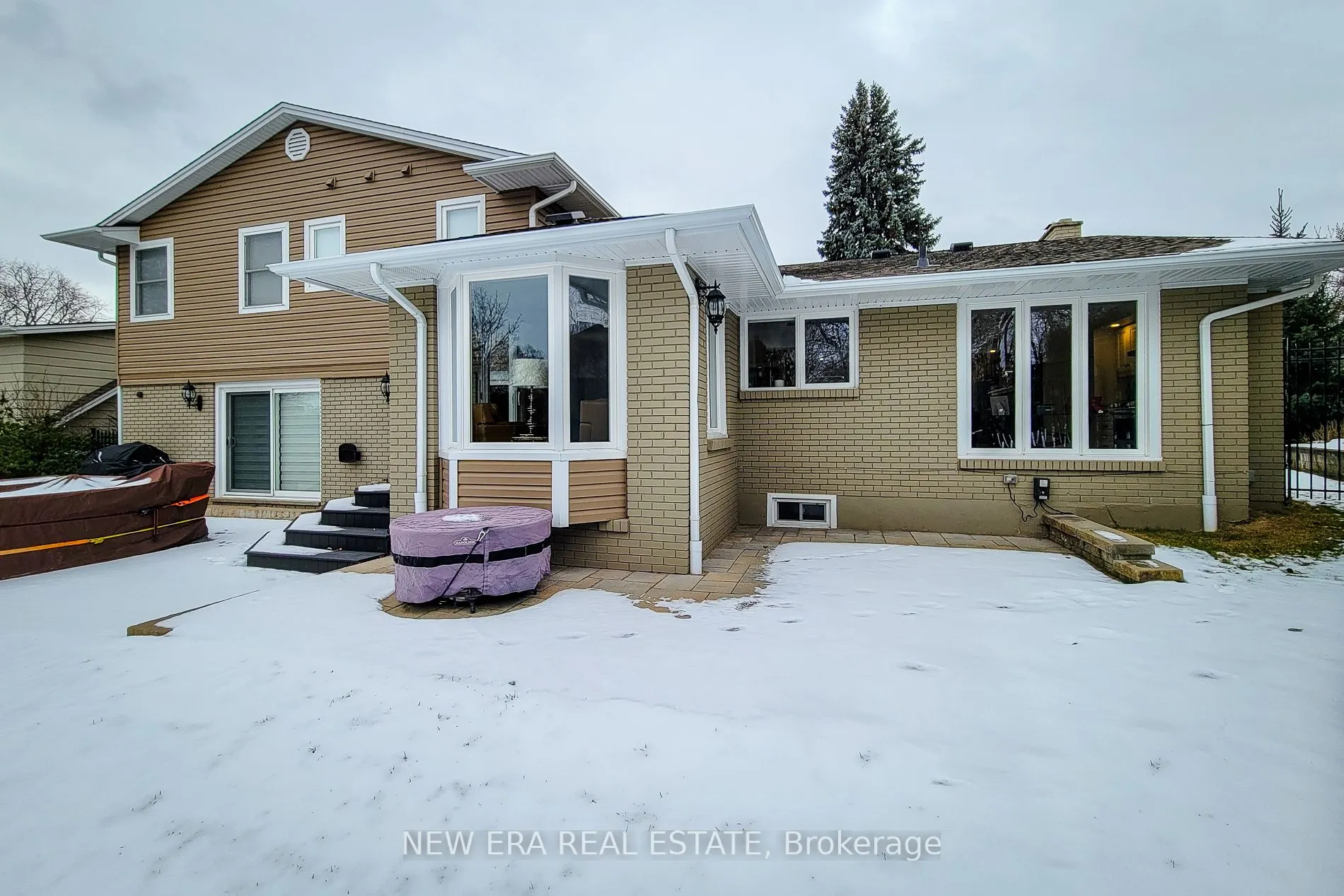2119 Agincourt Crescent