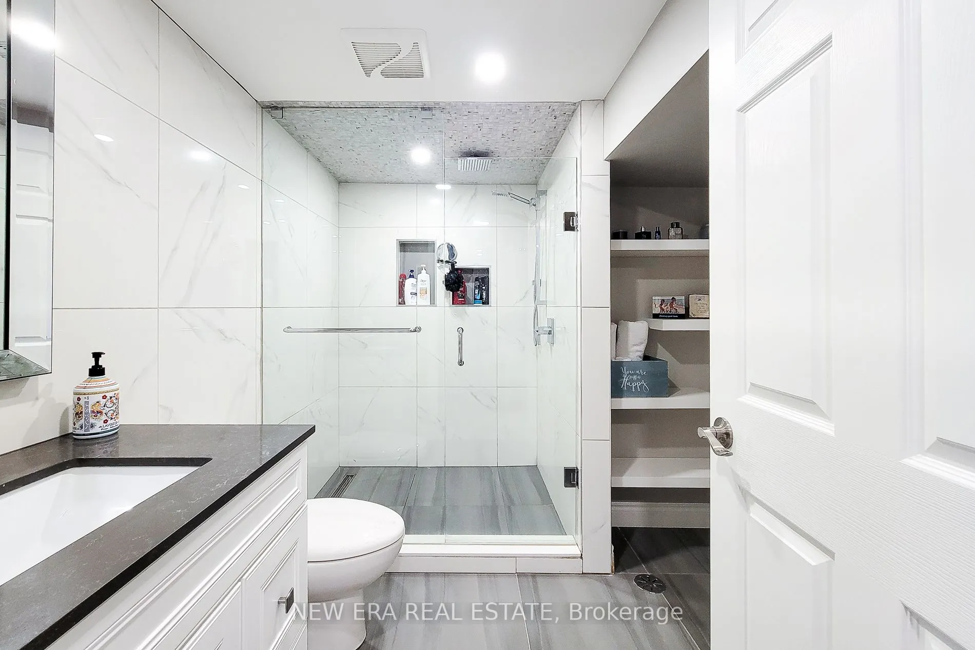 2119 Agincourt Crescent
