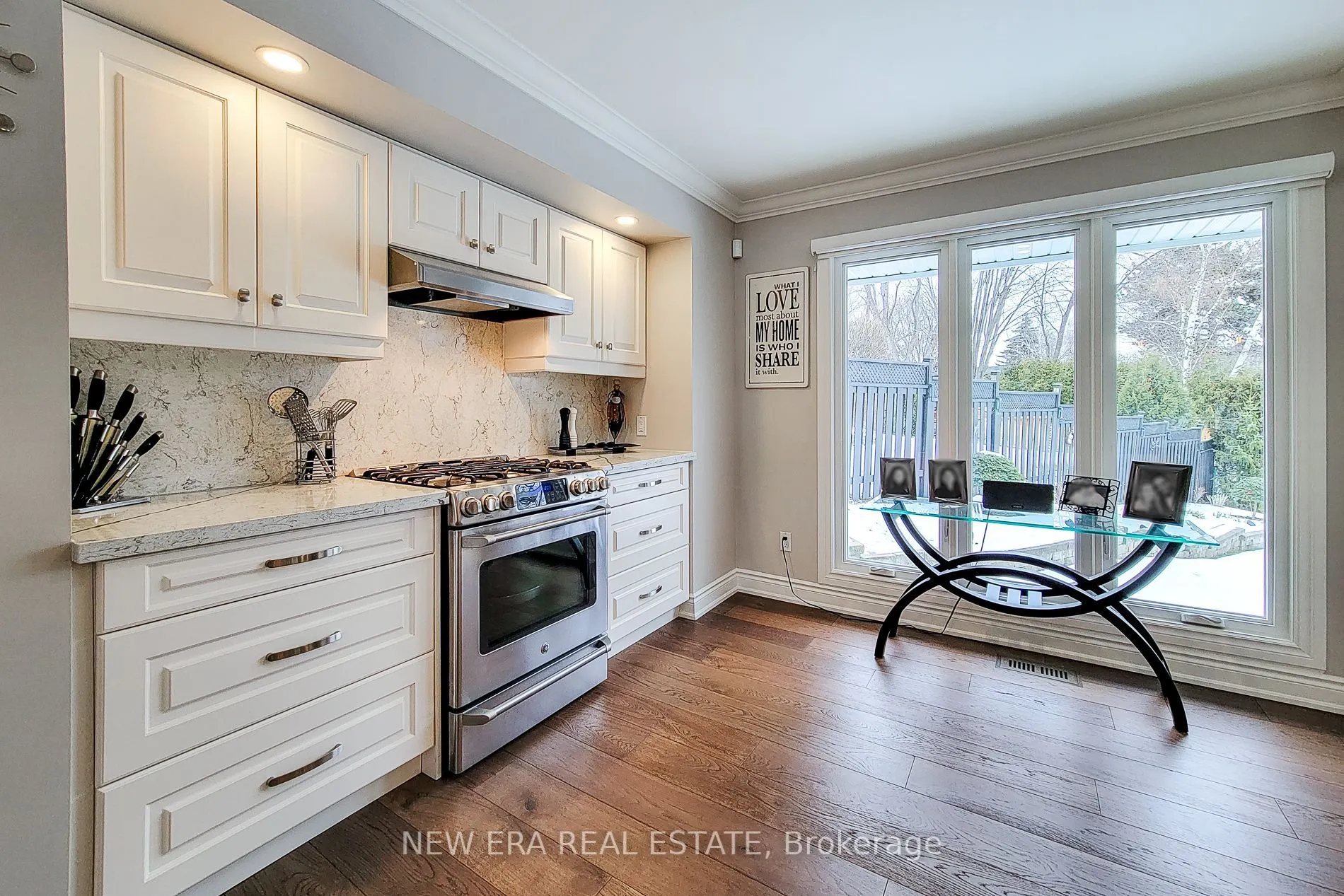2119 Agincourt Crescent