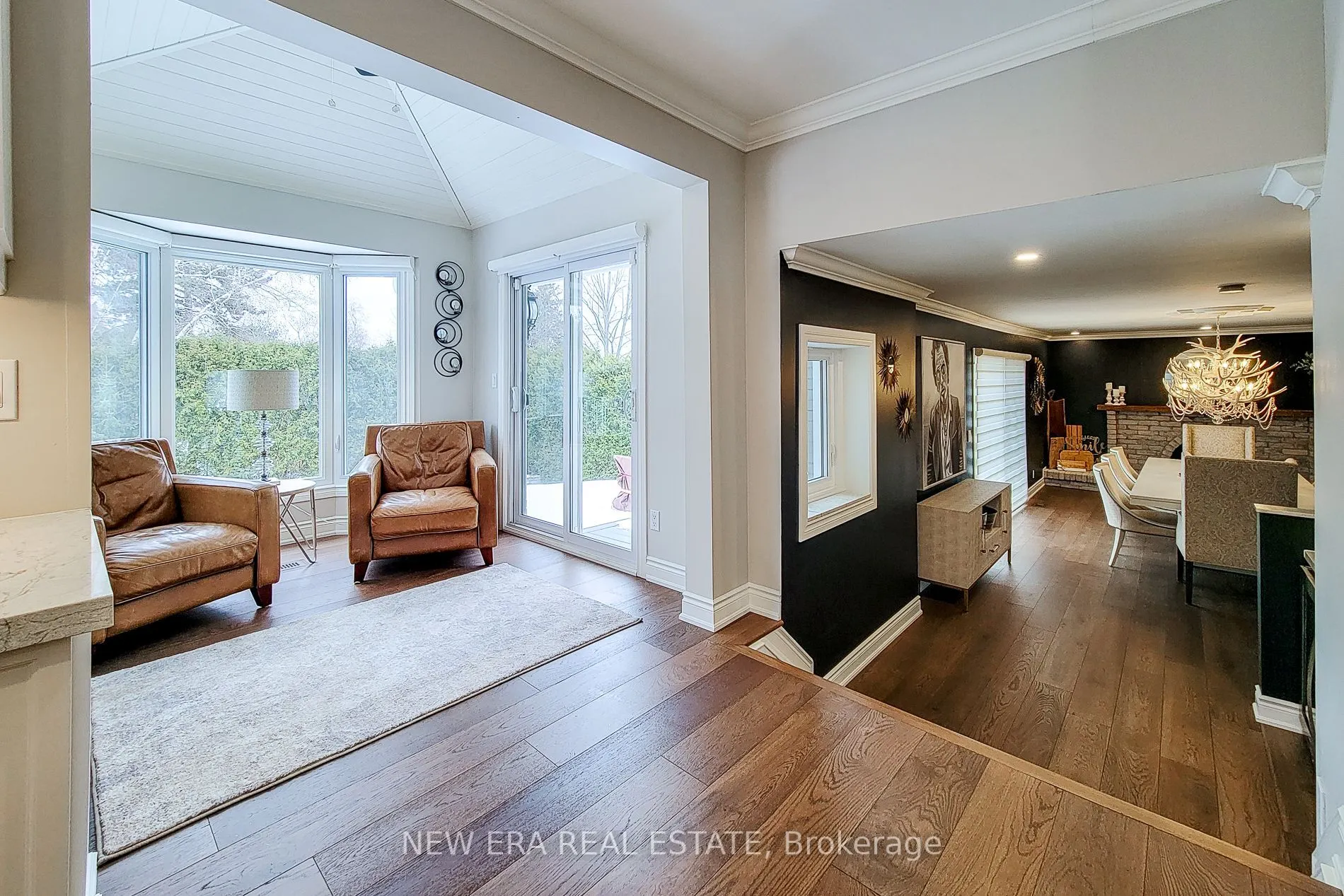 2119 Agincourt Crescent