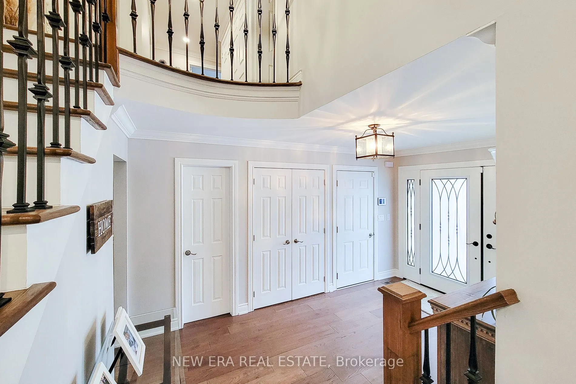 2119 Agincourt Crescent