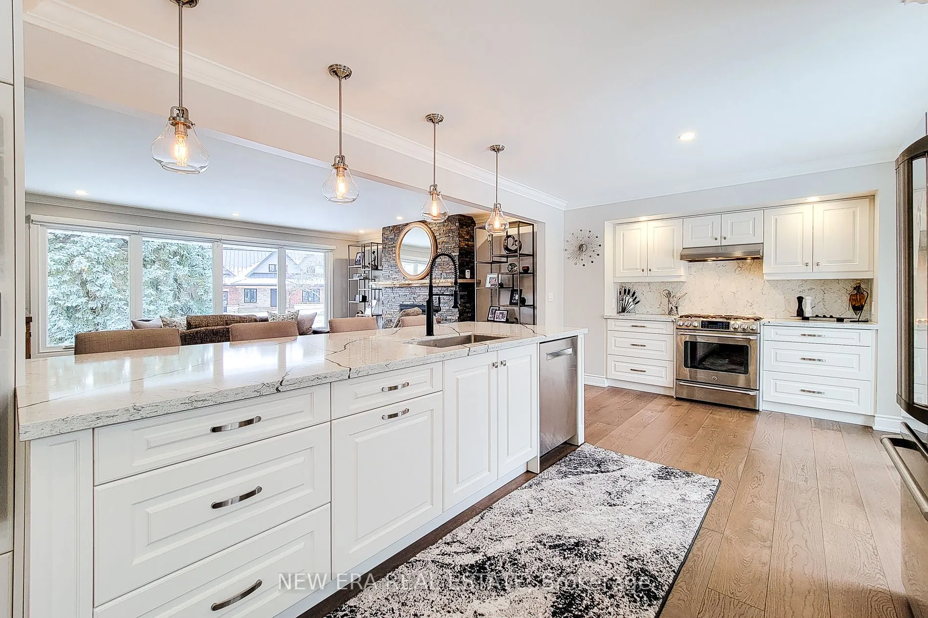 2119 Agincourt Crescent
