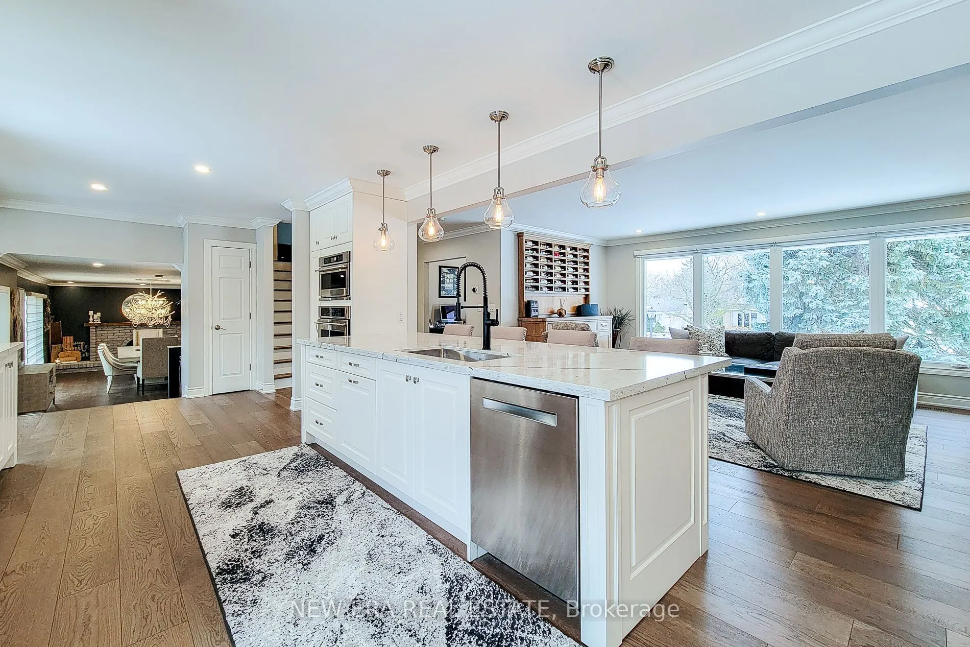 2119 Agincourt Crescent