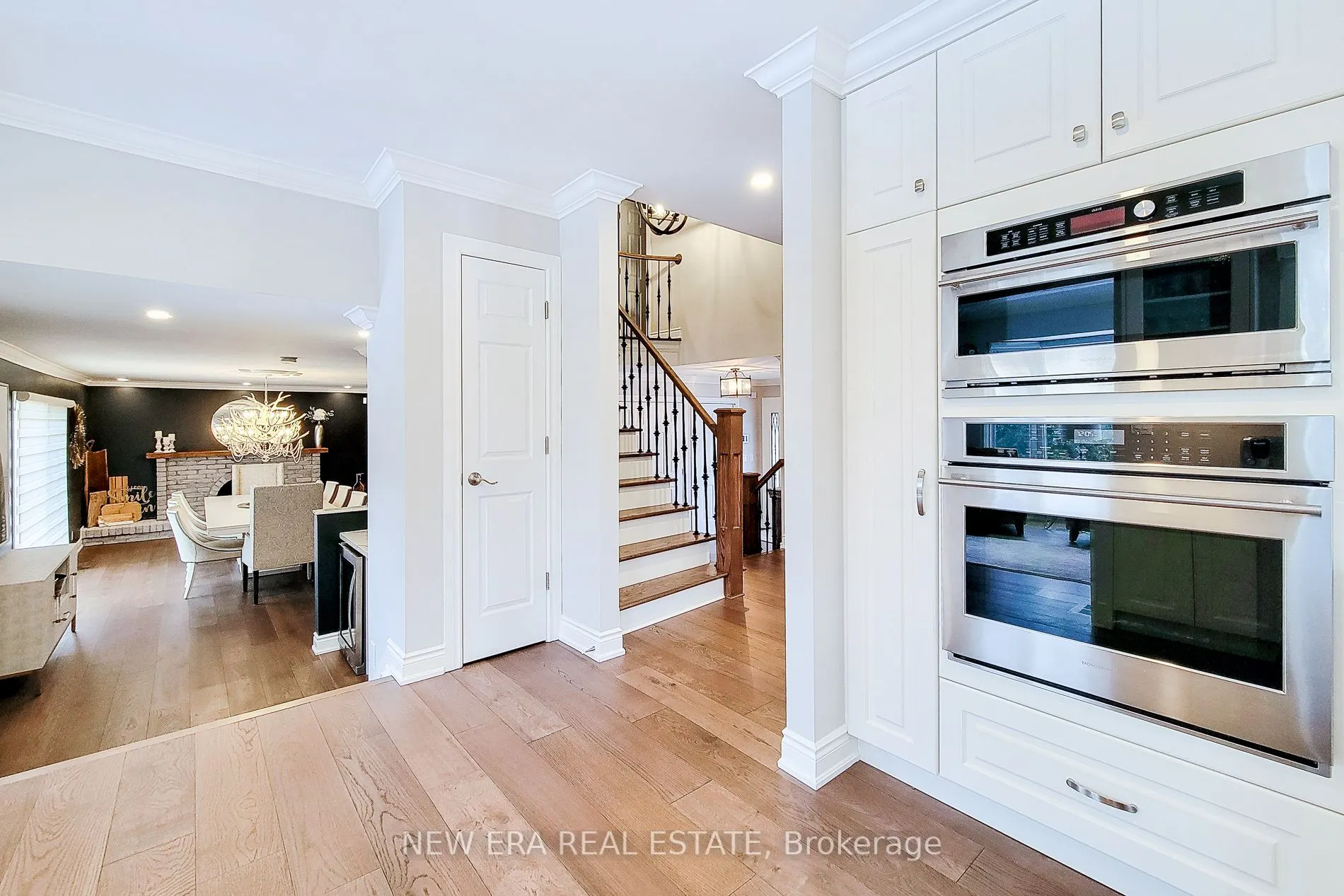 2119 Agincourt Crescent