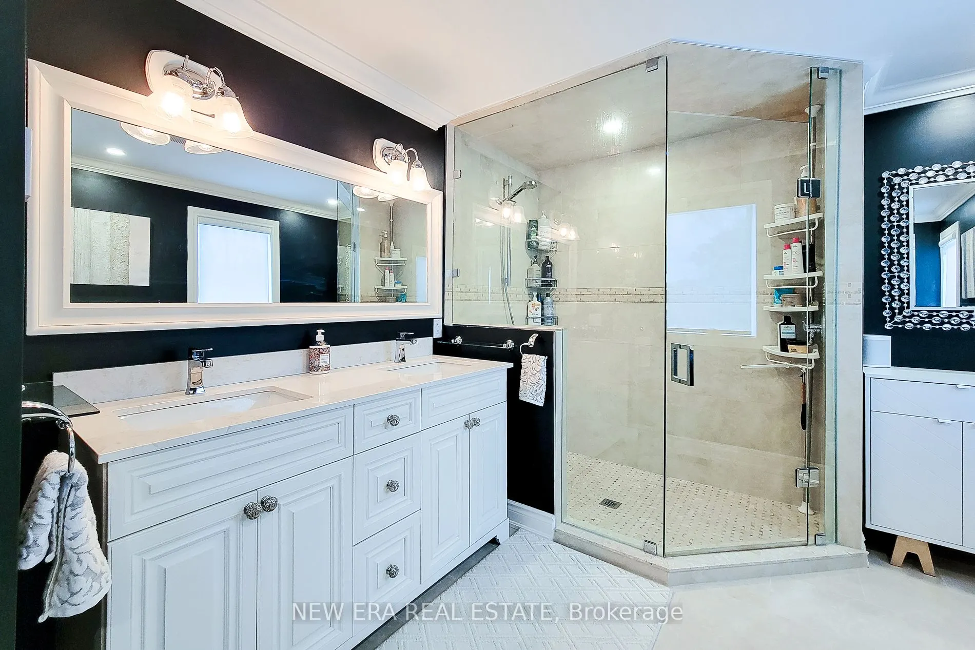 2119 Agincourt Crescent