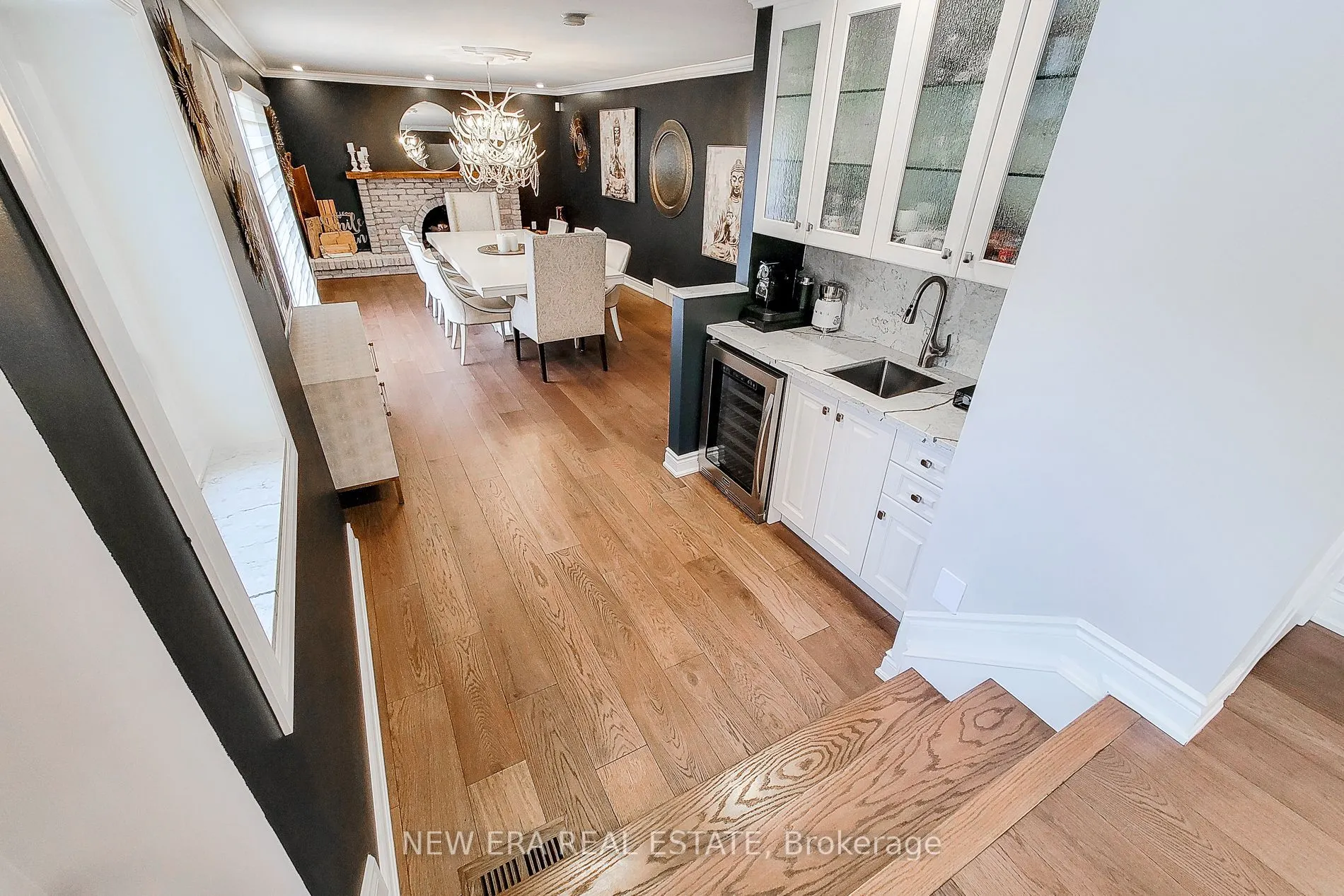 2119 Agincourt Crescent