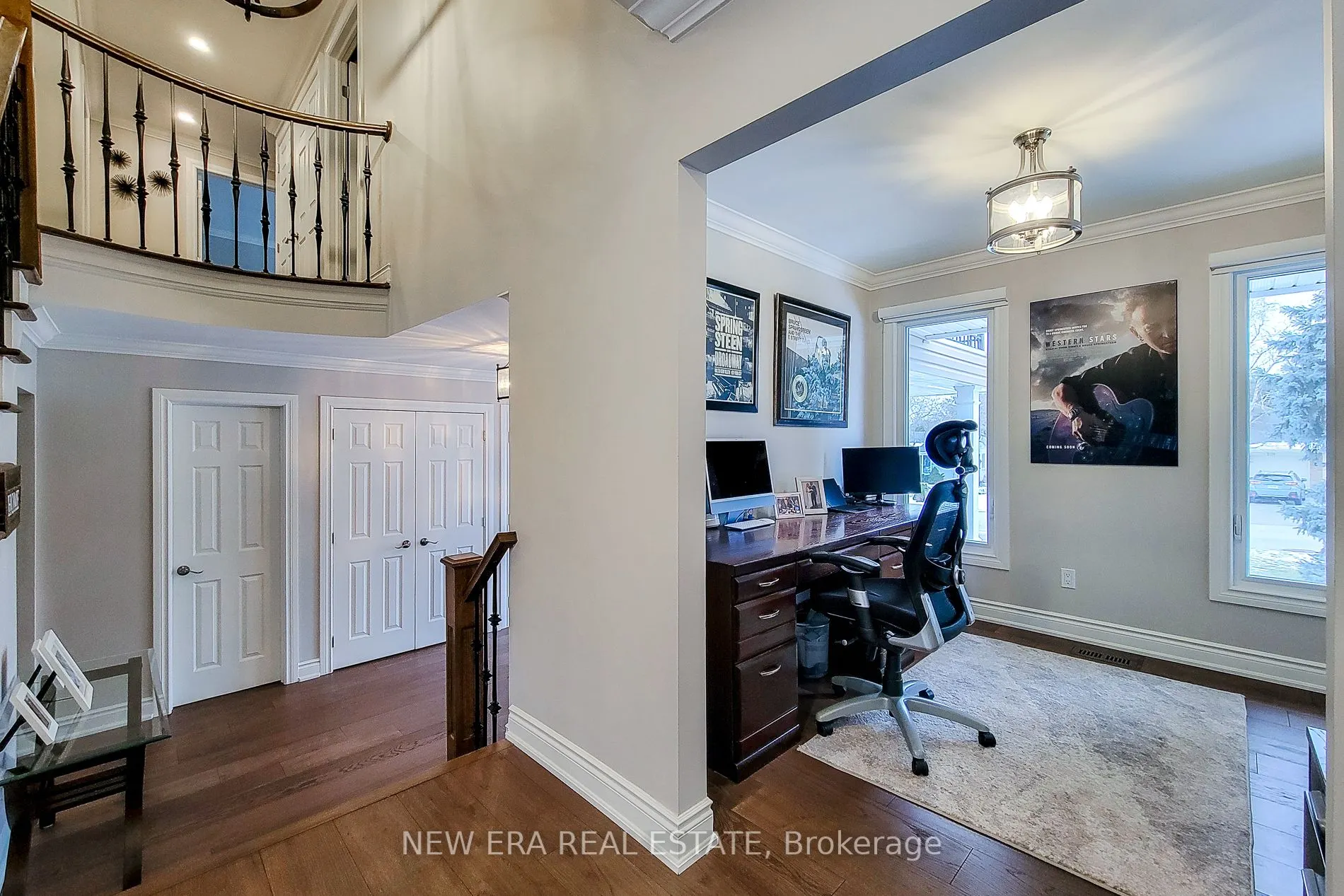 2119 Agincourt Crescent