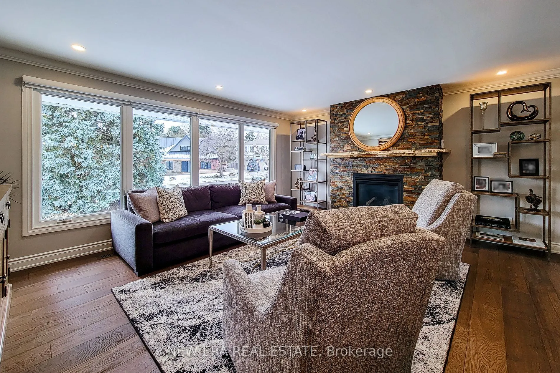 2119 Agincourt Crescent