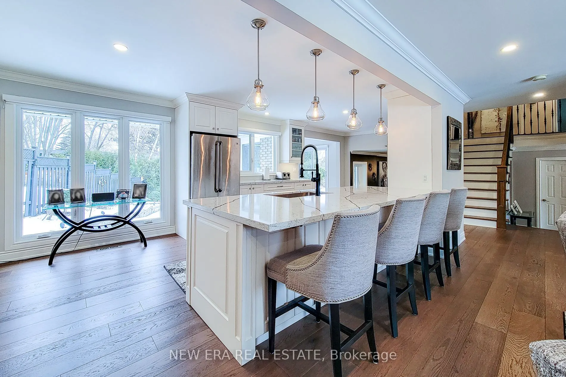 2119 Agincourt Crescent