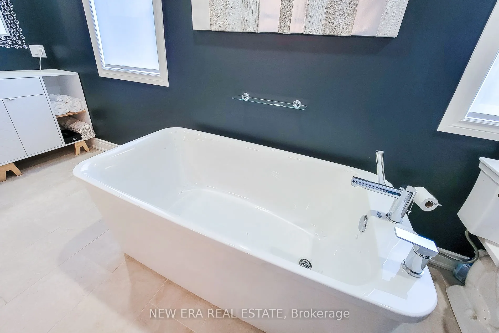 2119 Agincourt Crescent