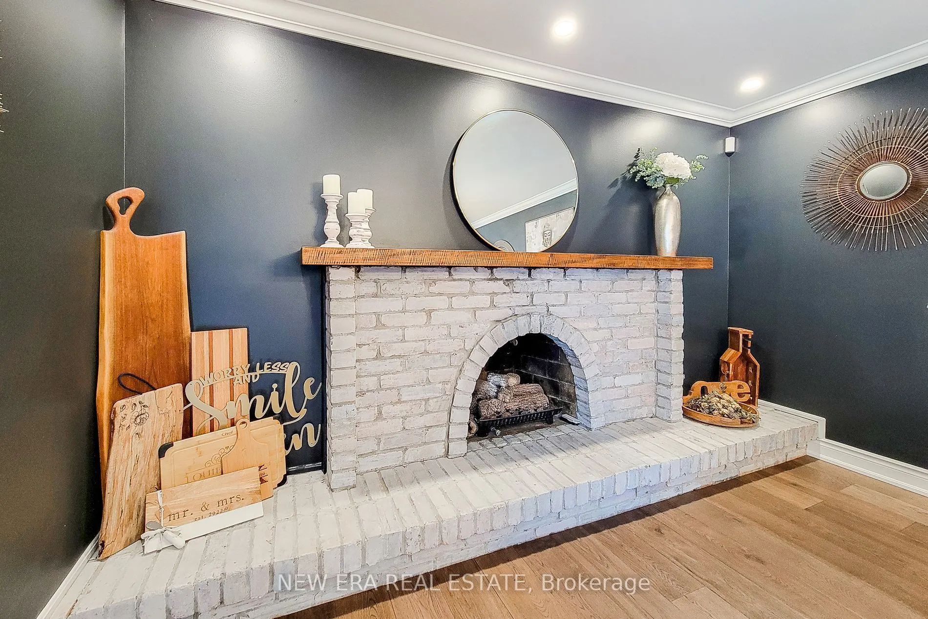 2119 Agincourt Crescent