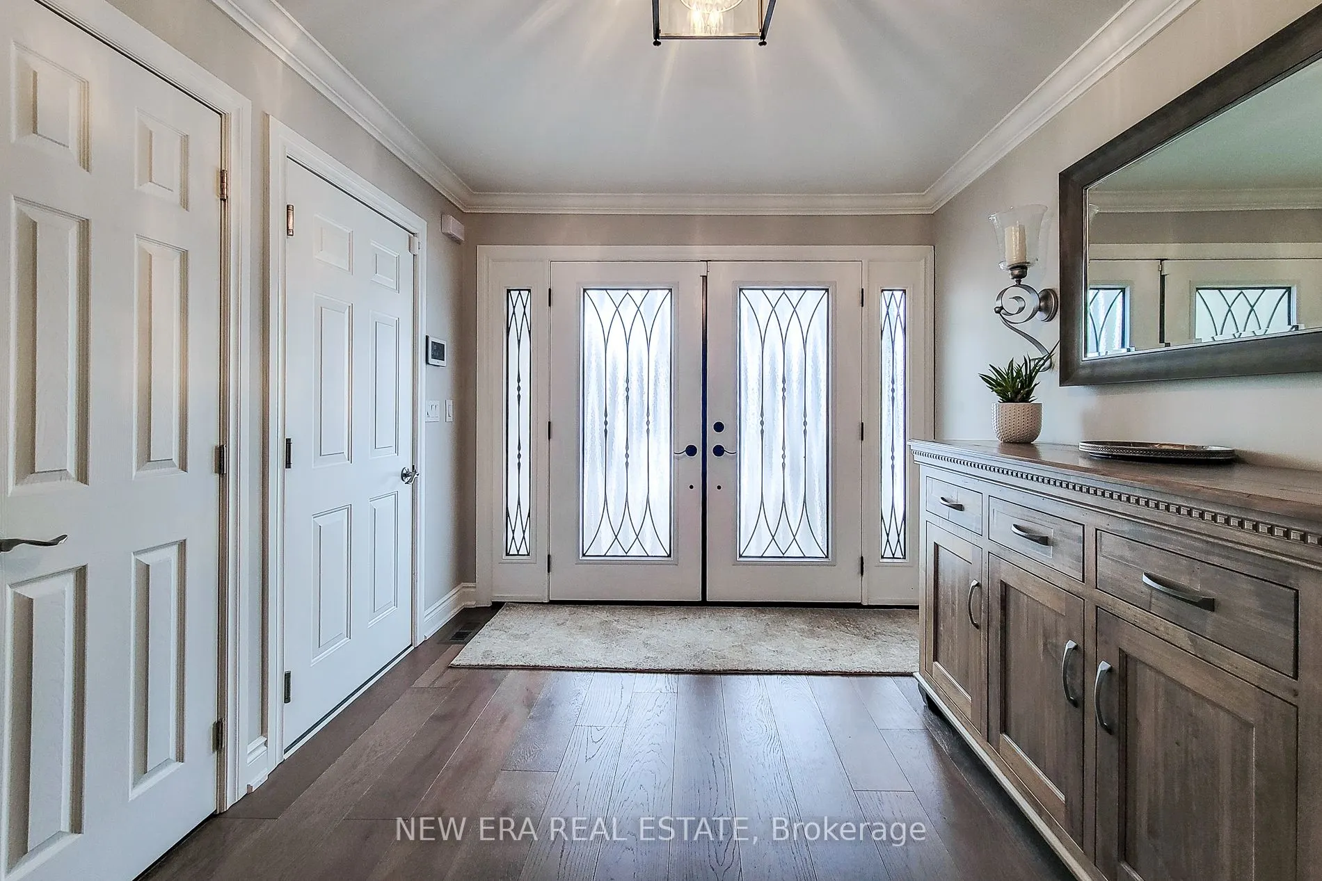 2119 Agincourt Crescent