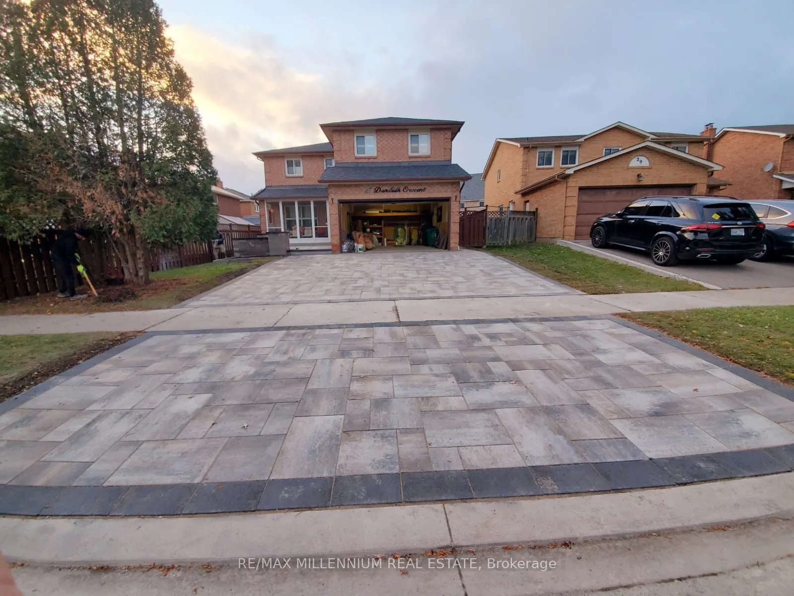 27 Dundalk Crescent