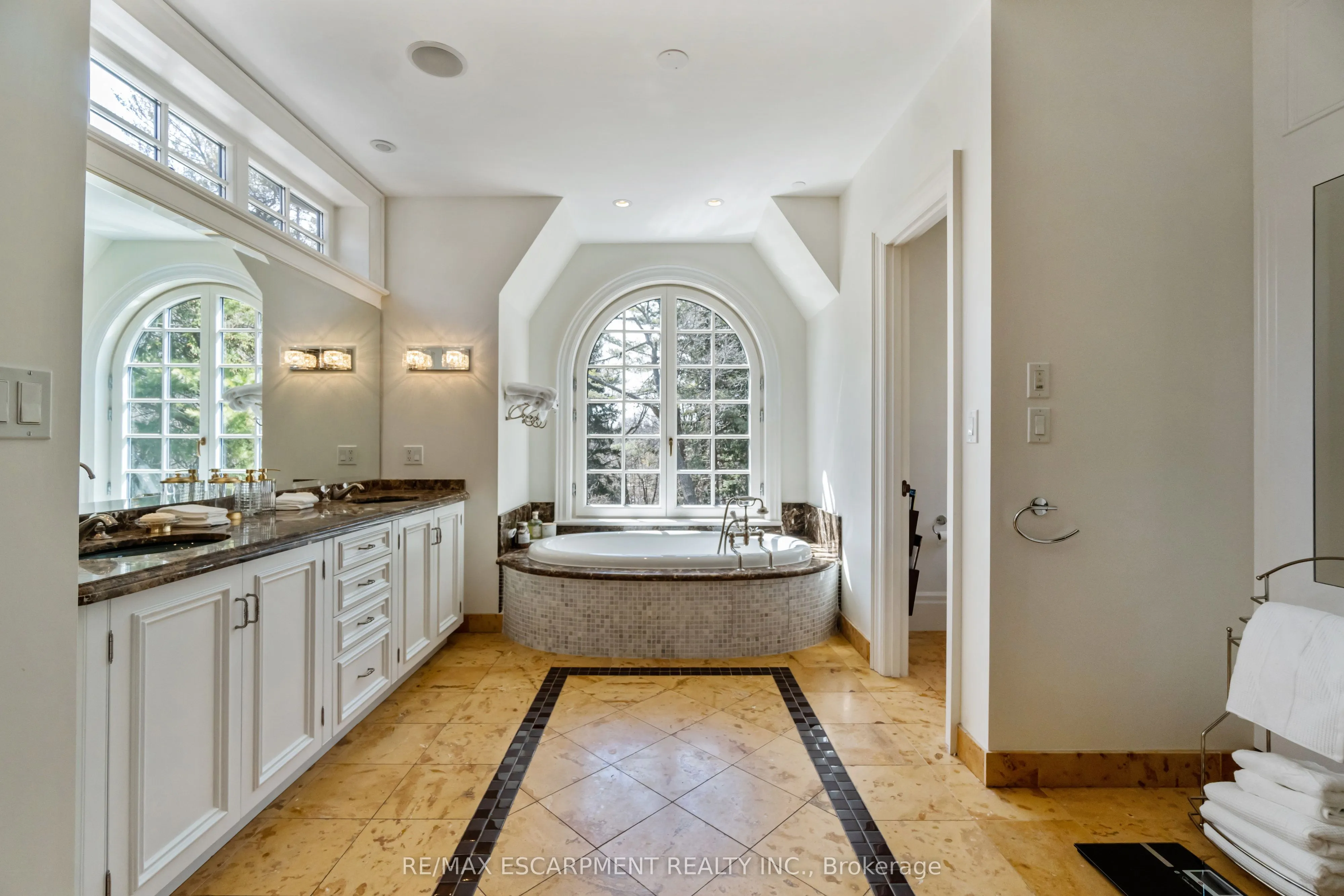 1476 Carmen Drive