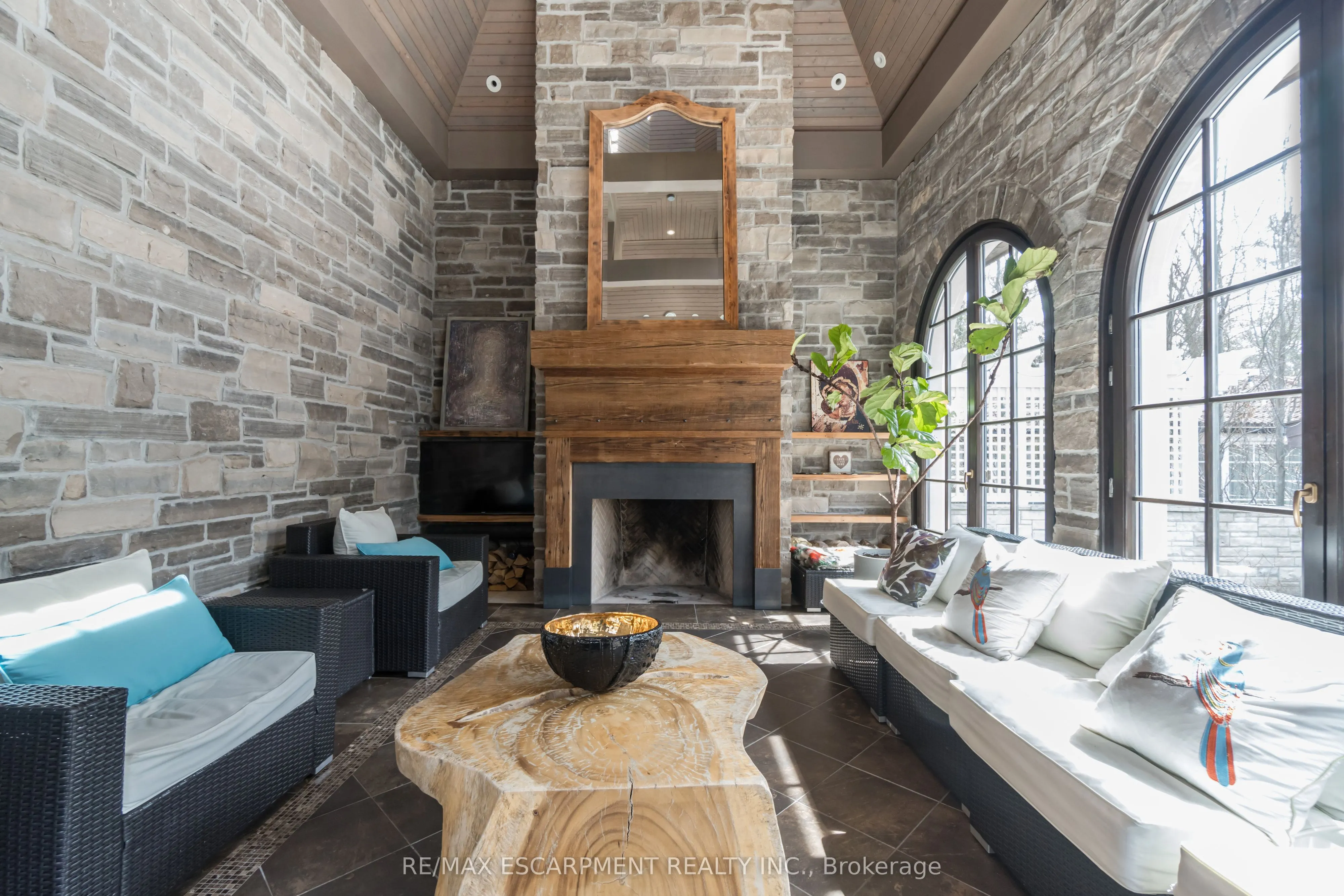1476 Carmen Drive