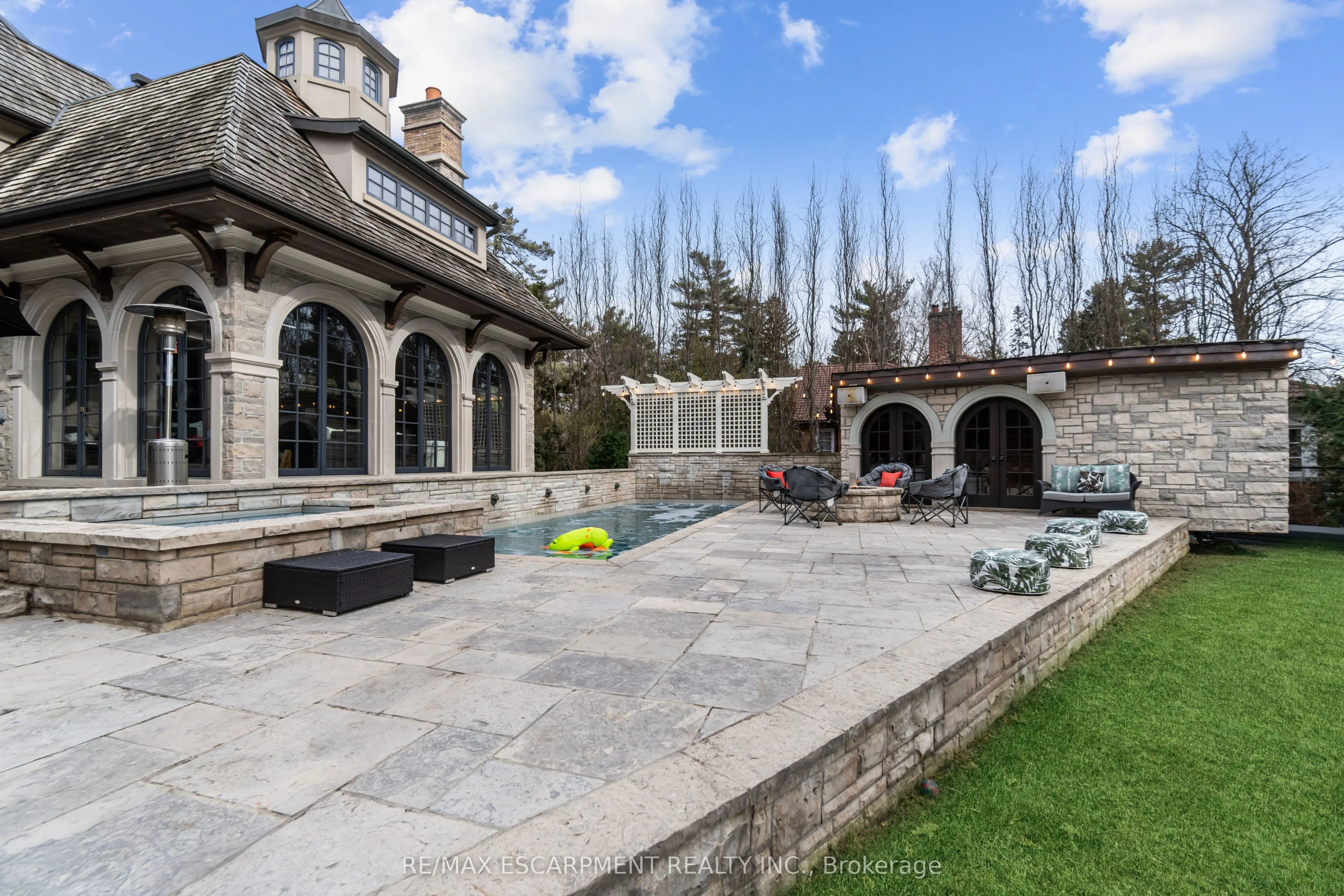 1476 Carmen Drive