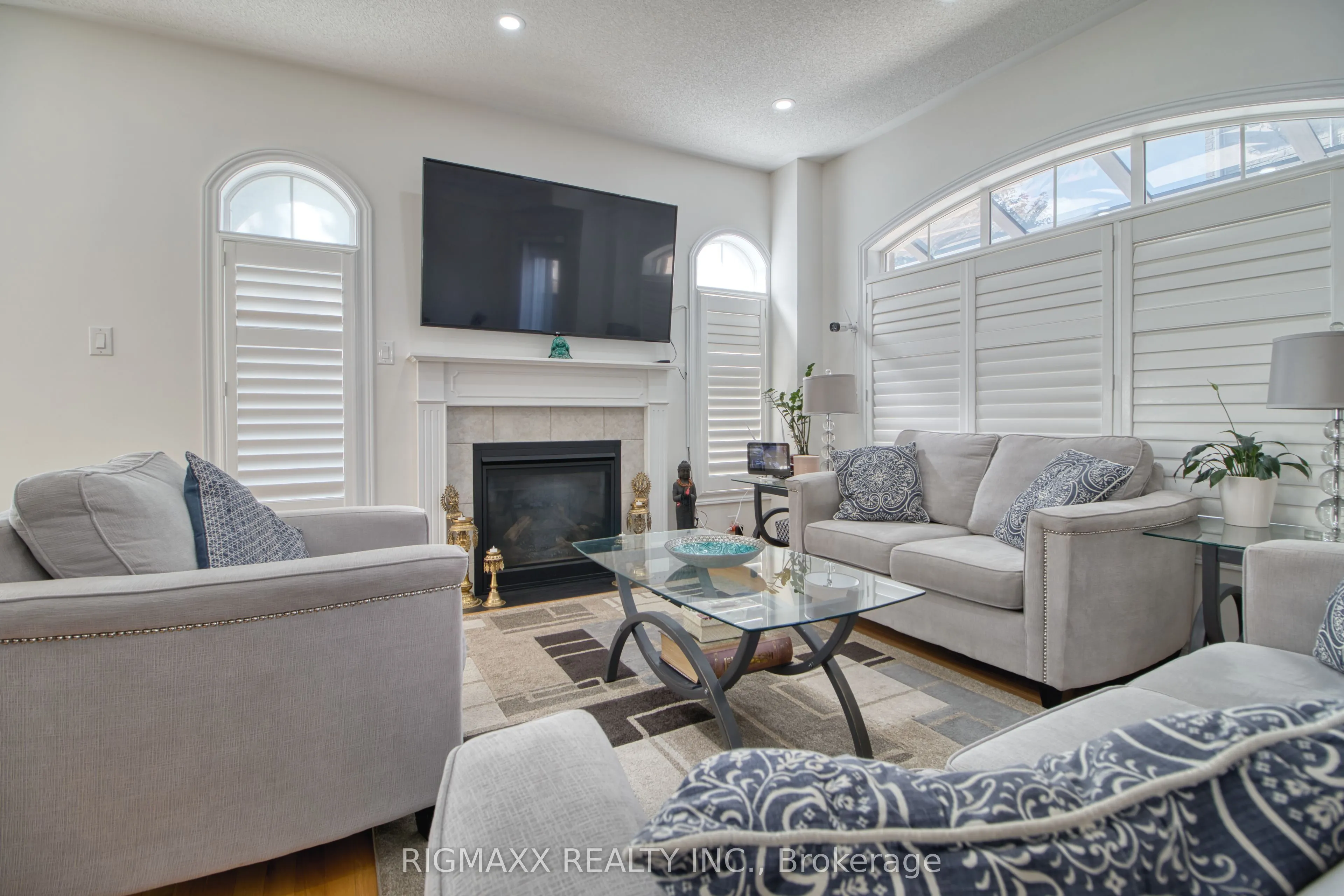 53 Lola Crescent