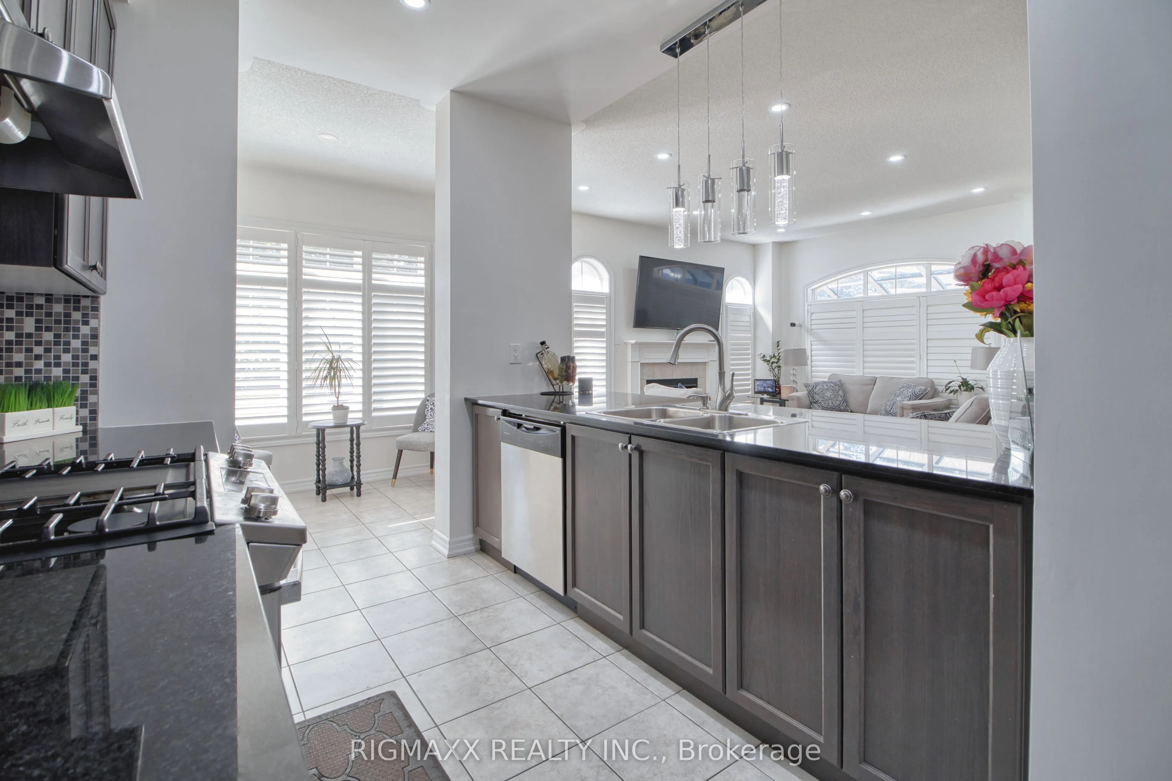 53 Lola Crescent