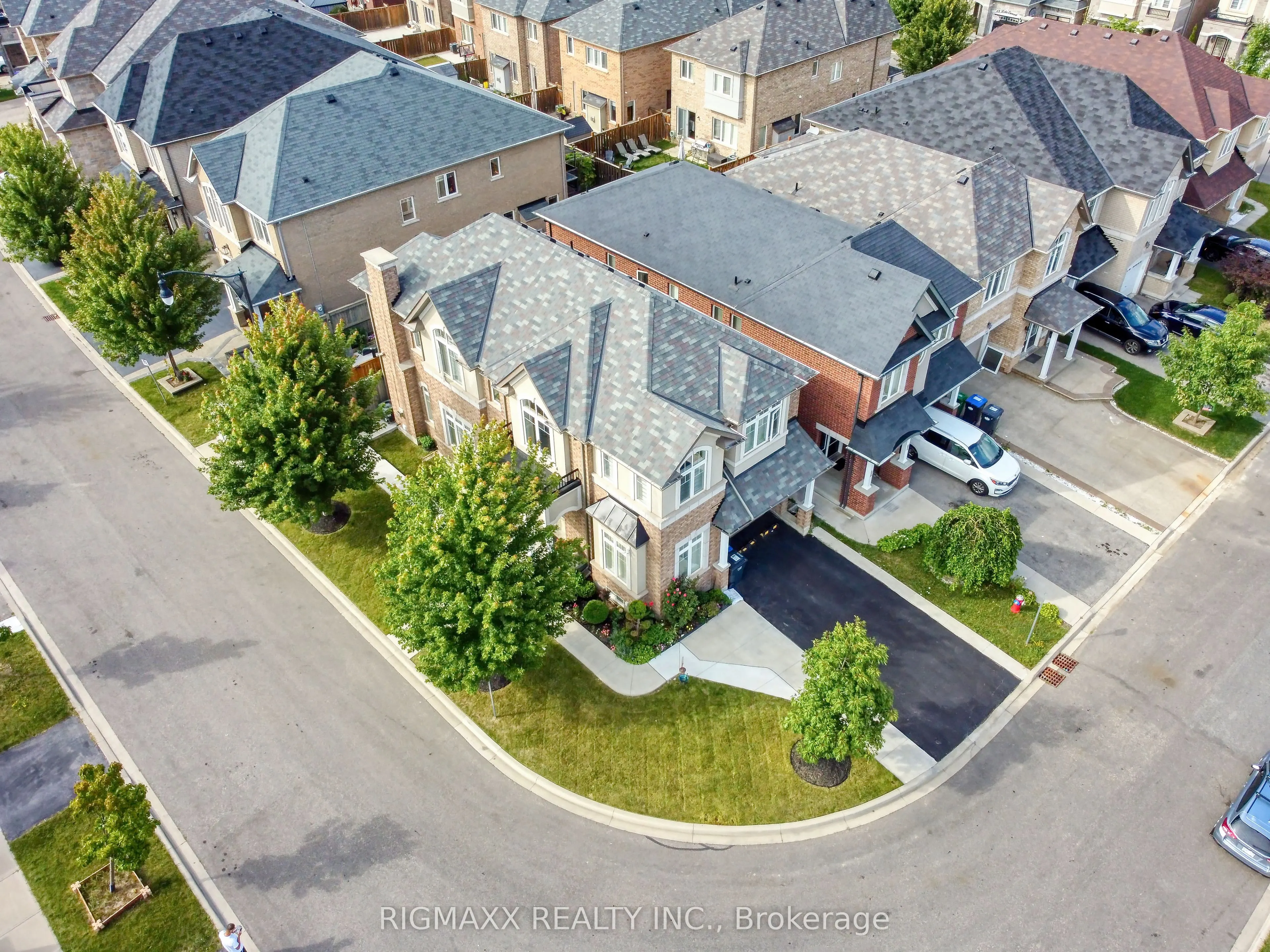 53 Lola Crescent