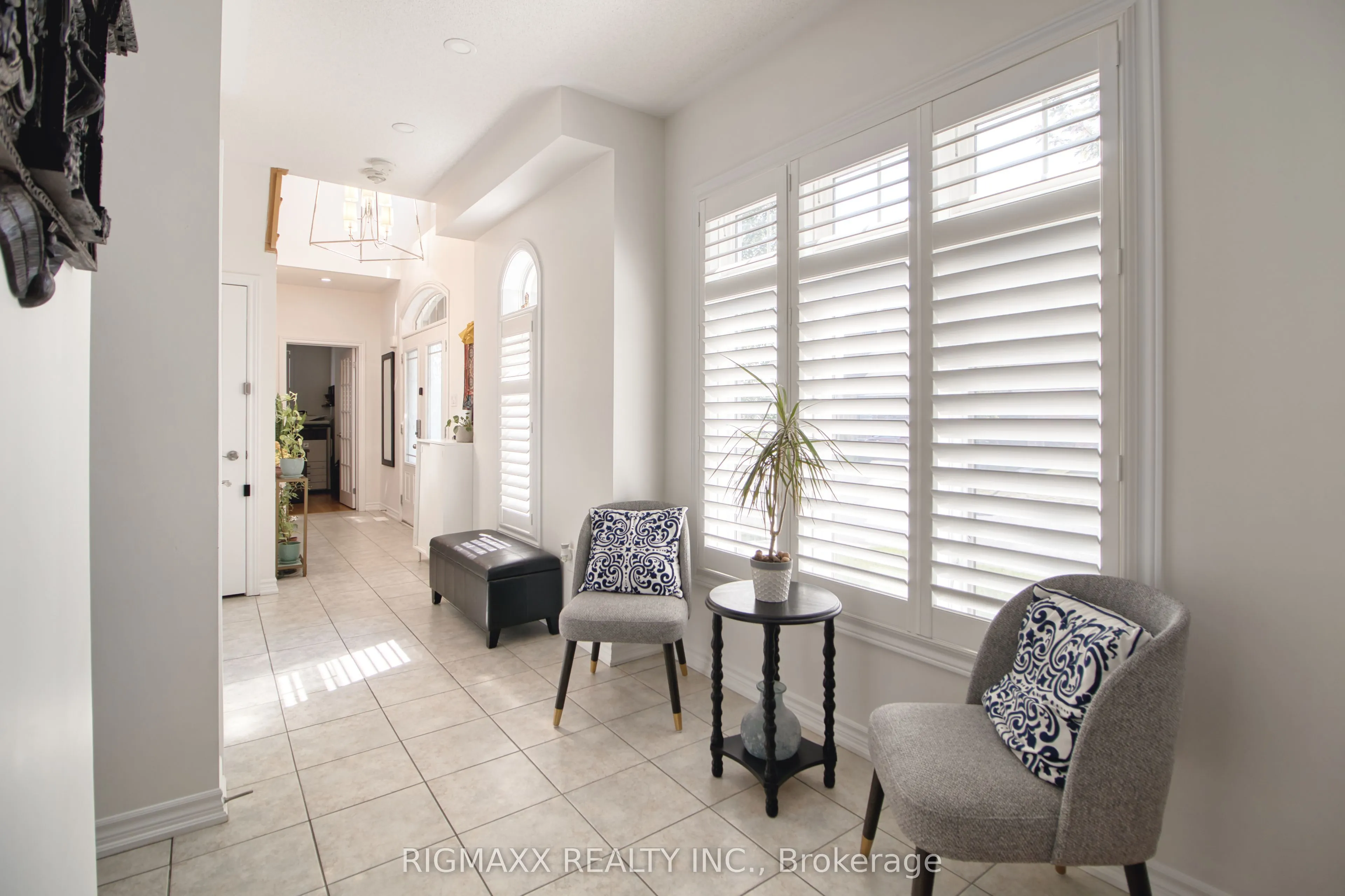 53 Lola Crescent