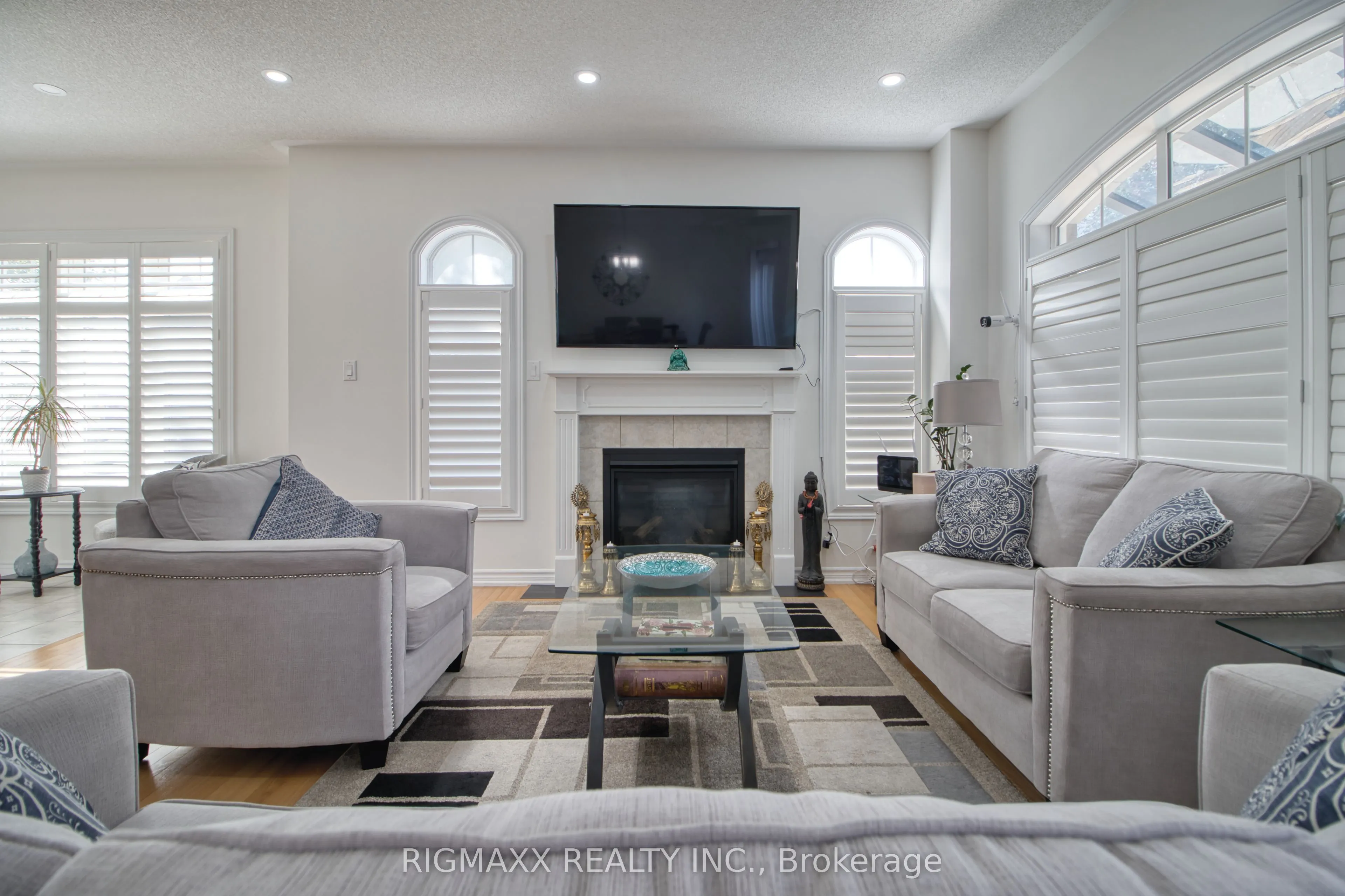 53 Lola Crescent
