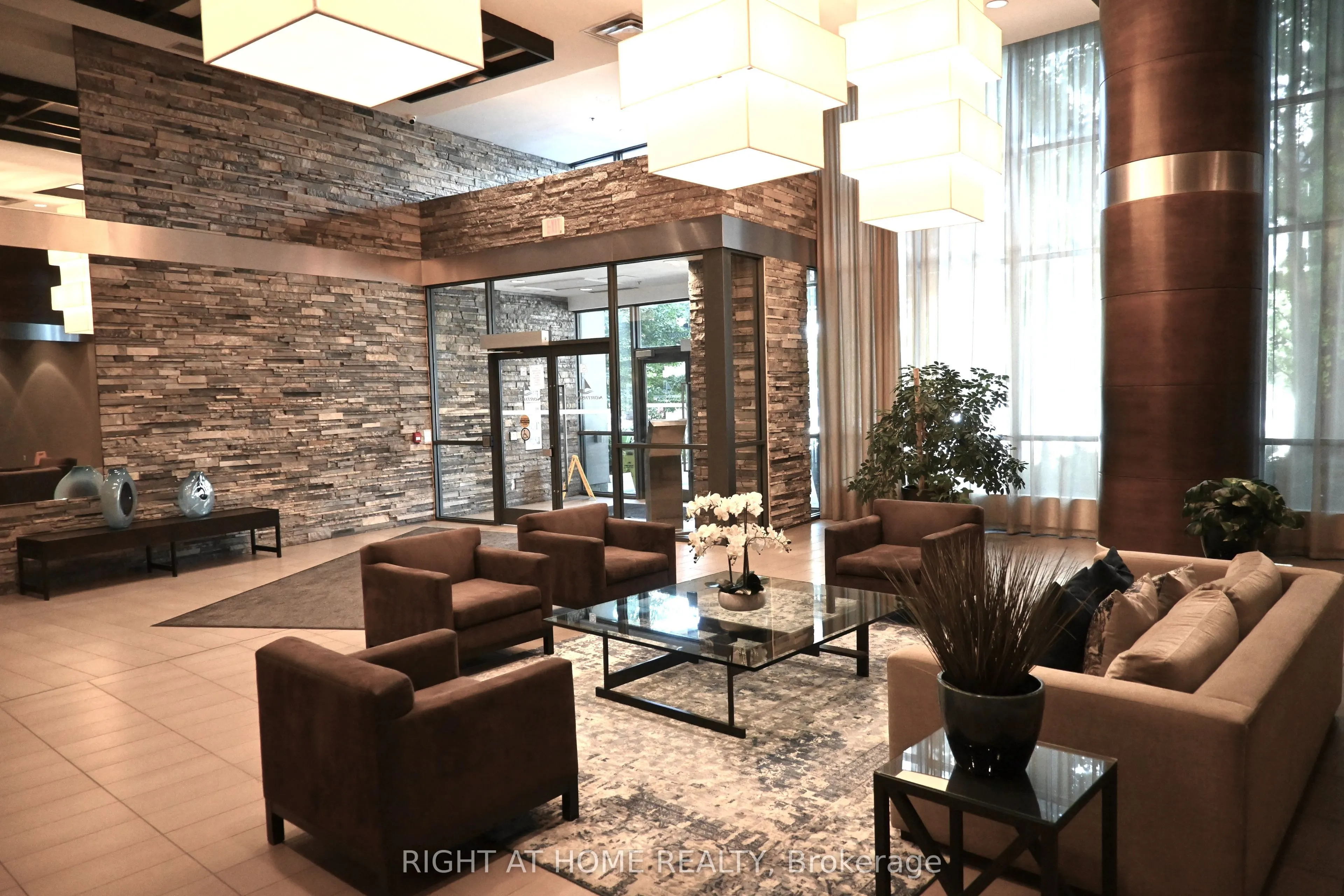 1 Hurontario Street #315