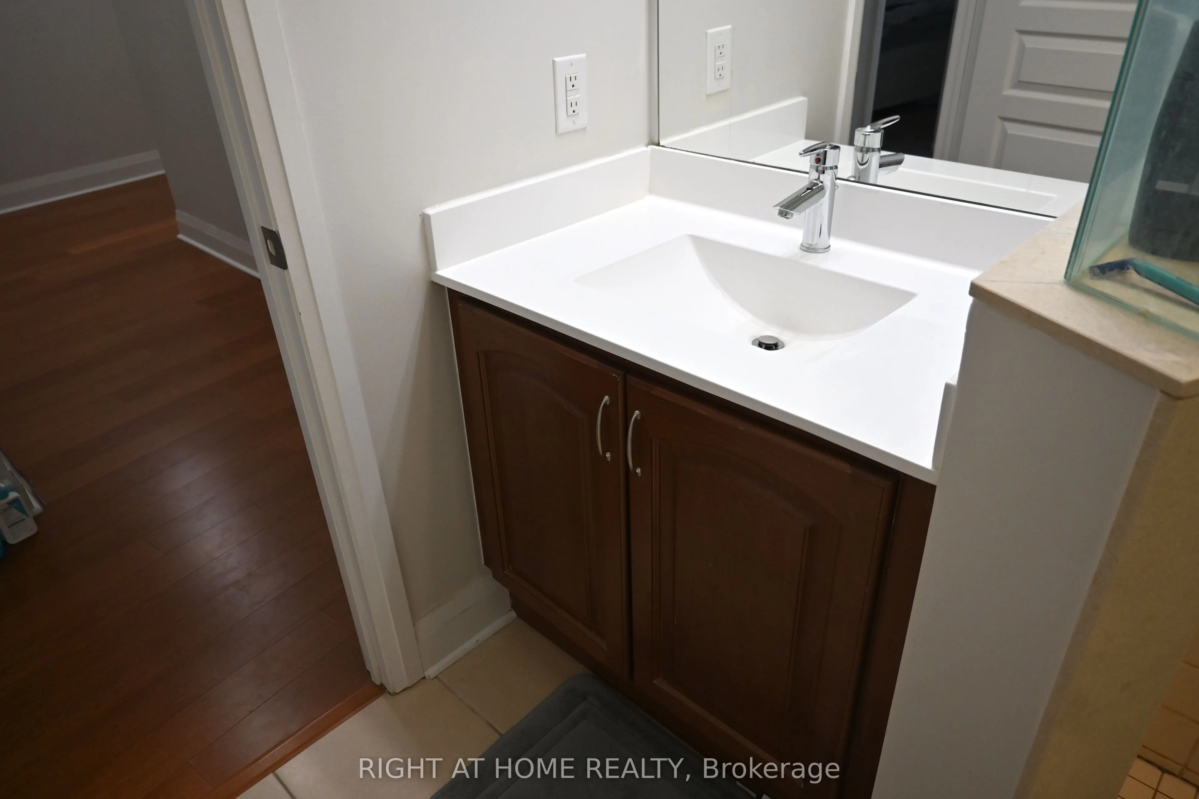 1 Hurontario Street #315