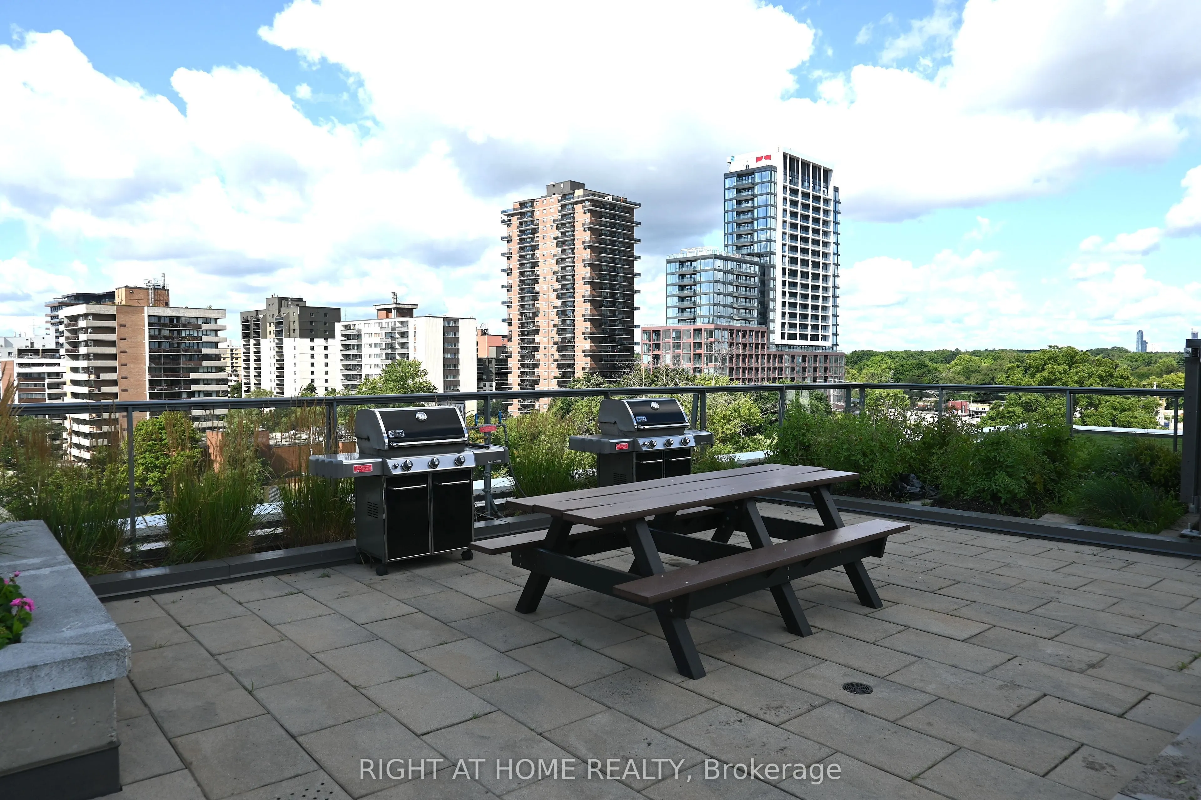 1 Hurontario Street #315