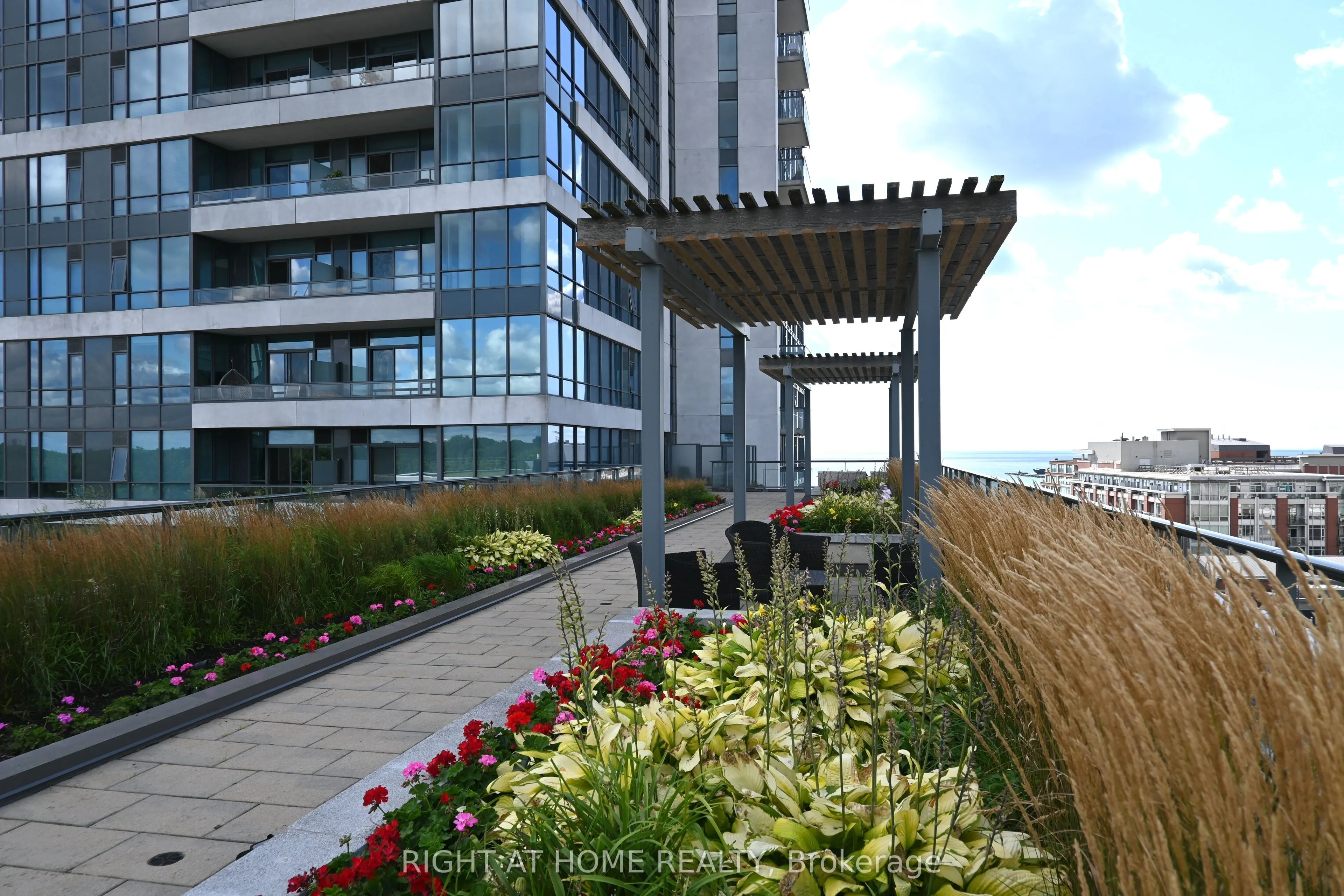 1 Hurontario Street #315