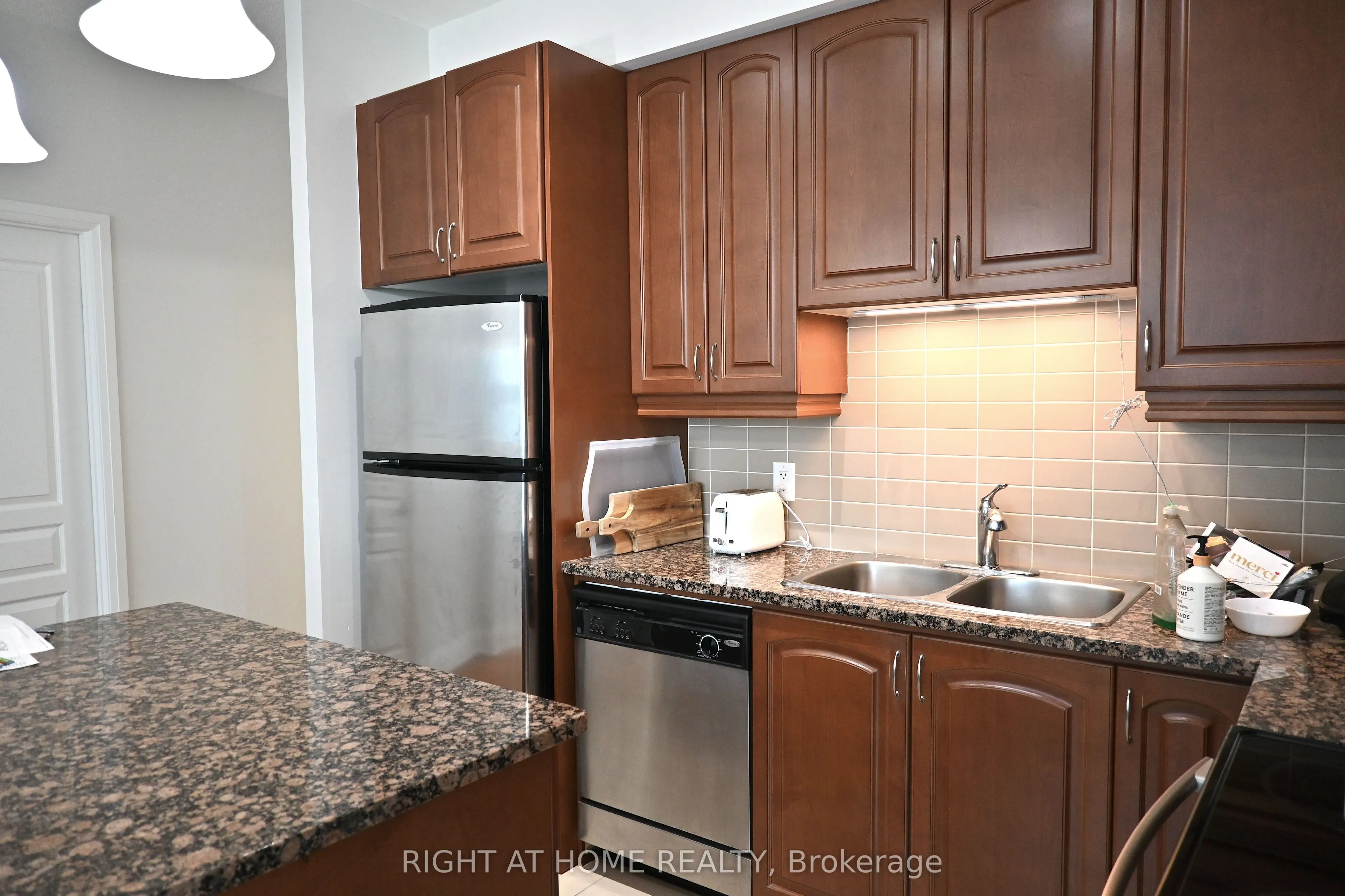 1 Hurontario Street #315