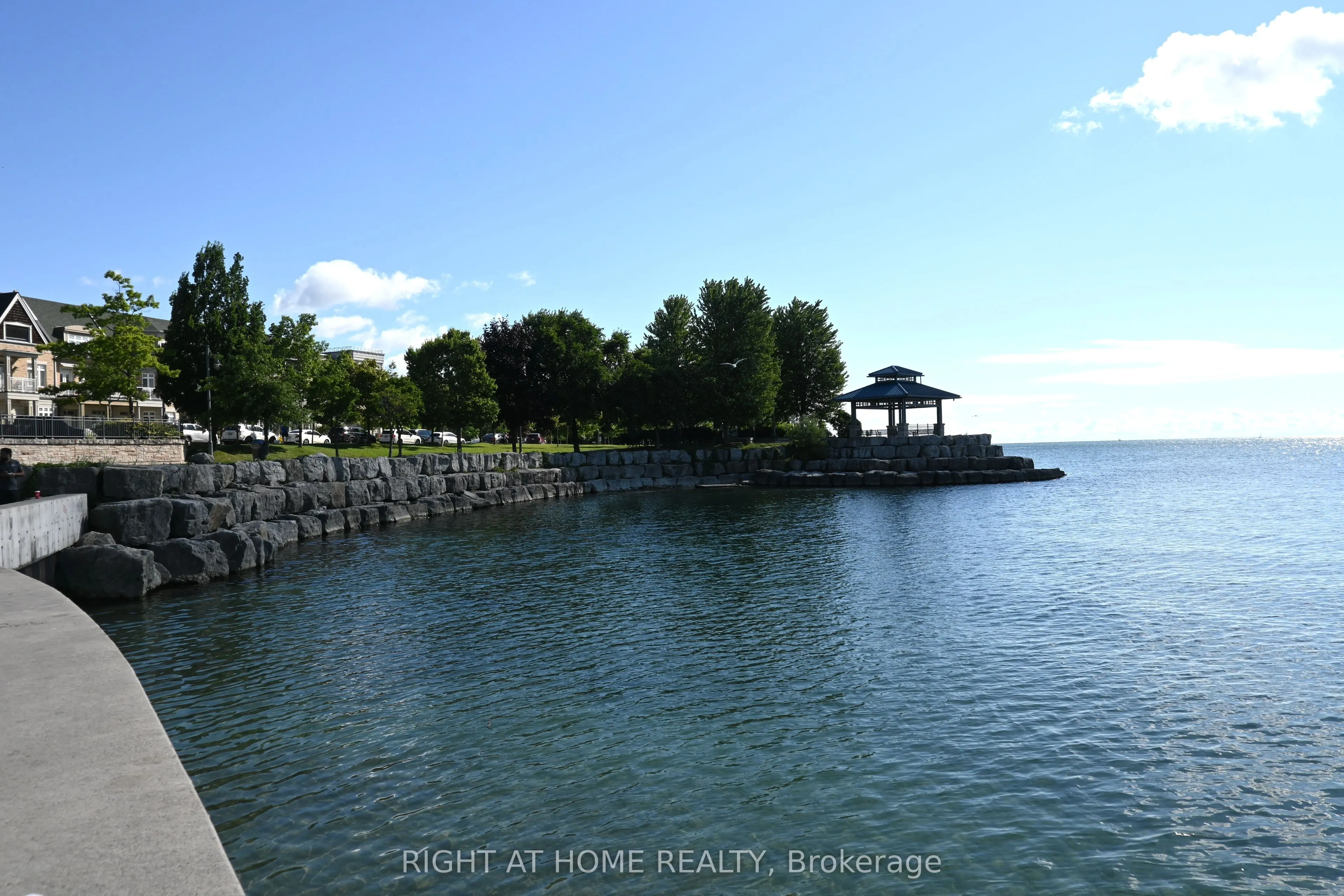 1 Hurontario Street #315