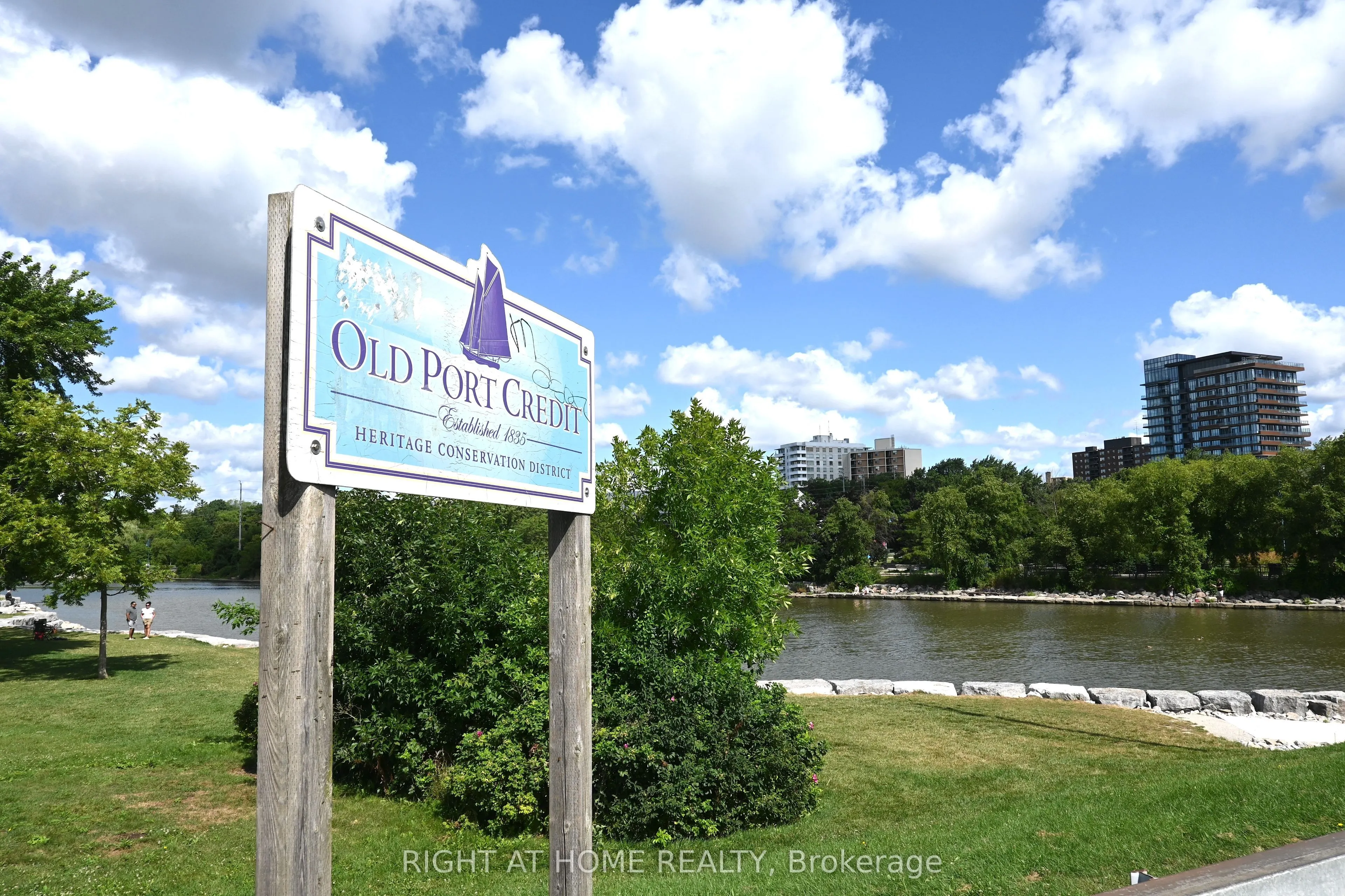 1 Hurontario Street #315