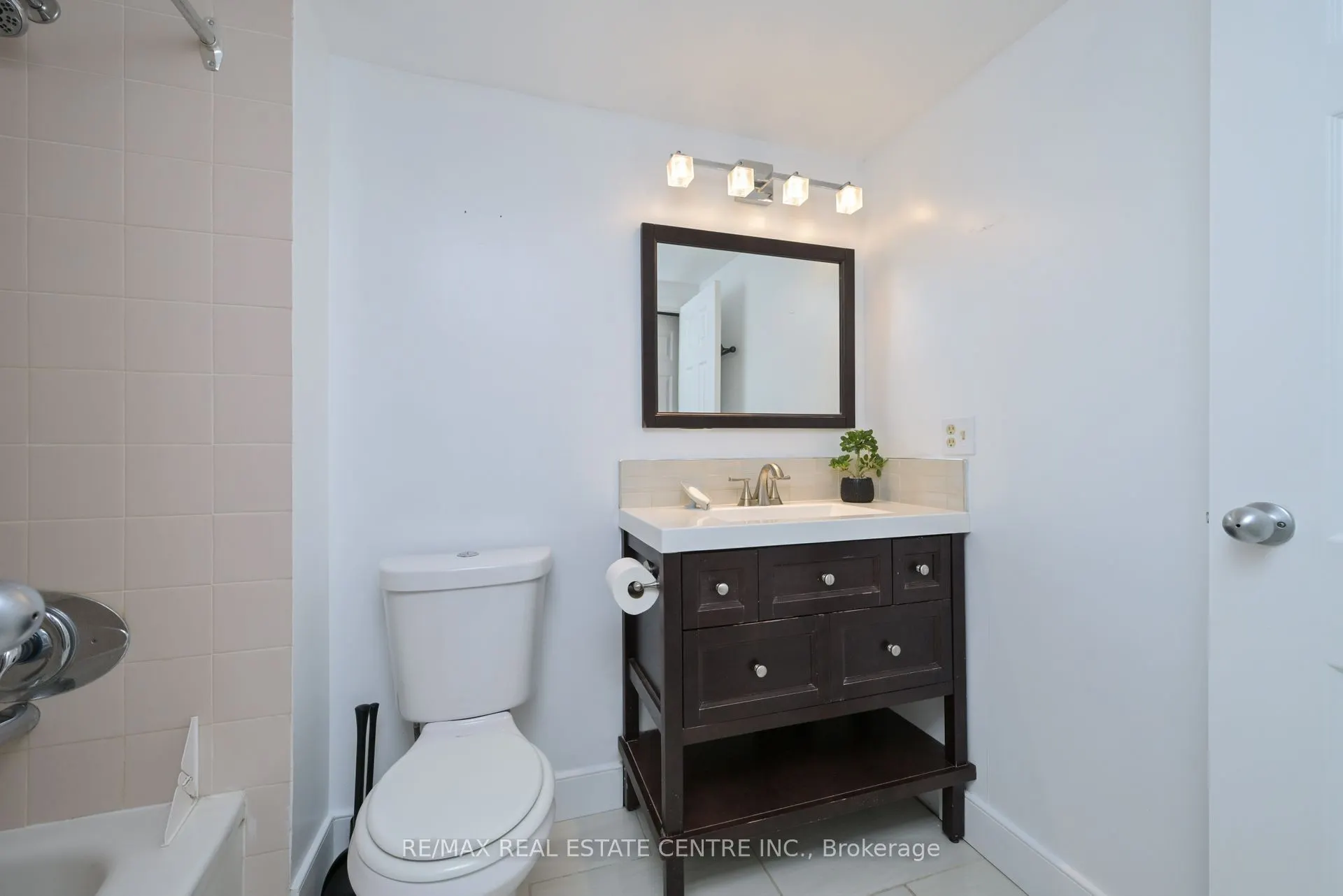 16 Fourth Street, #28