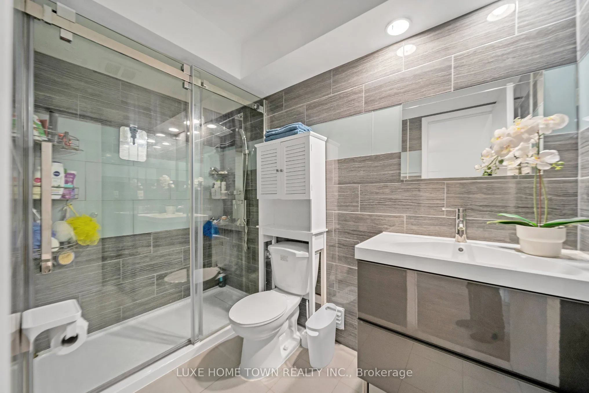 400 Mississauga Valley Boulevard #160