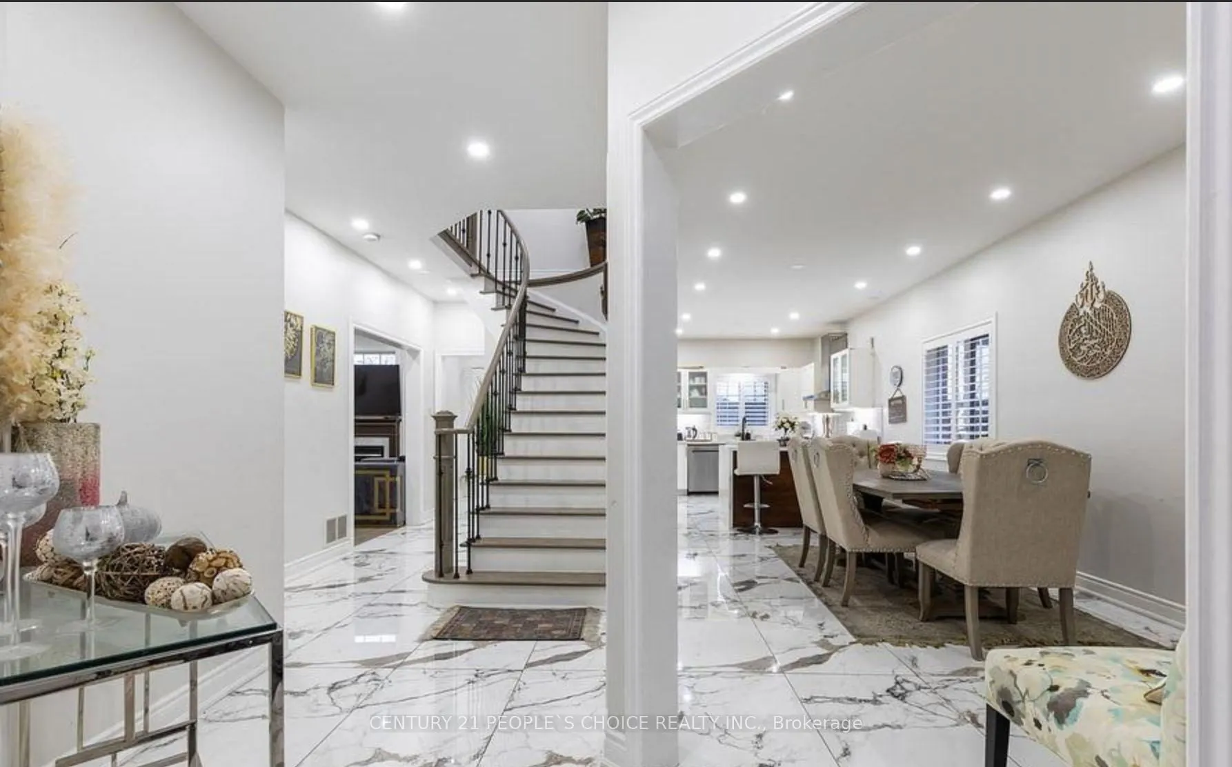6993 Amour Terrace