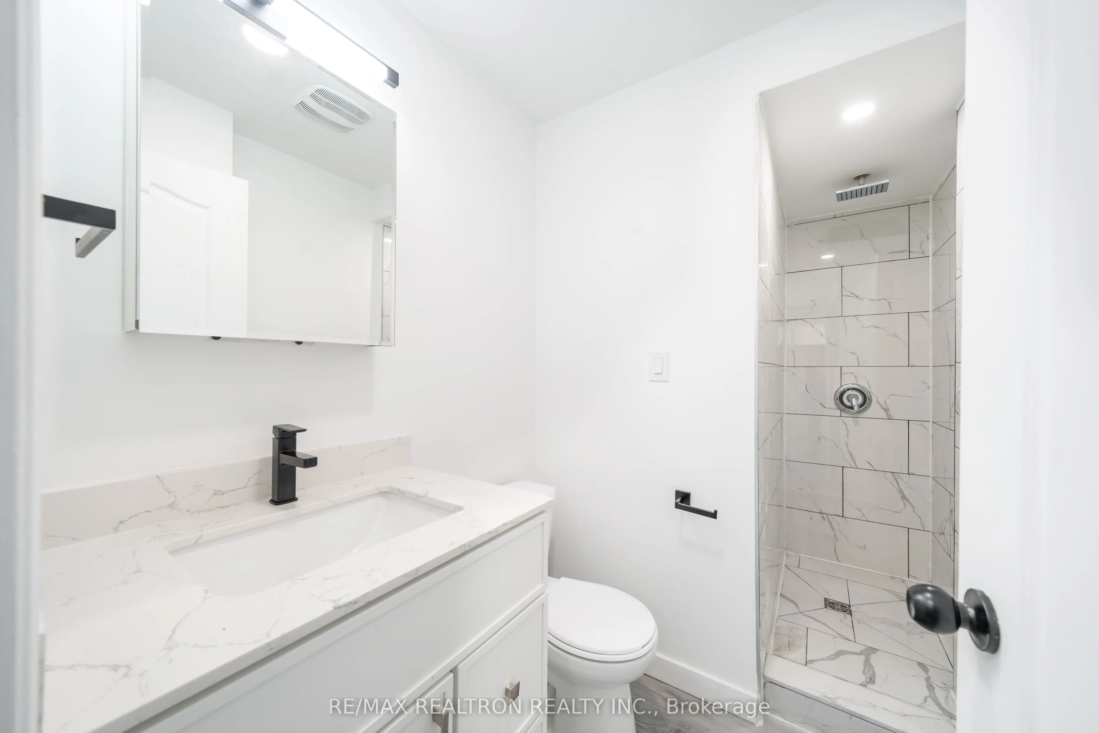 1524 Lawrence Avenue, #112