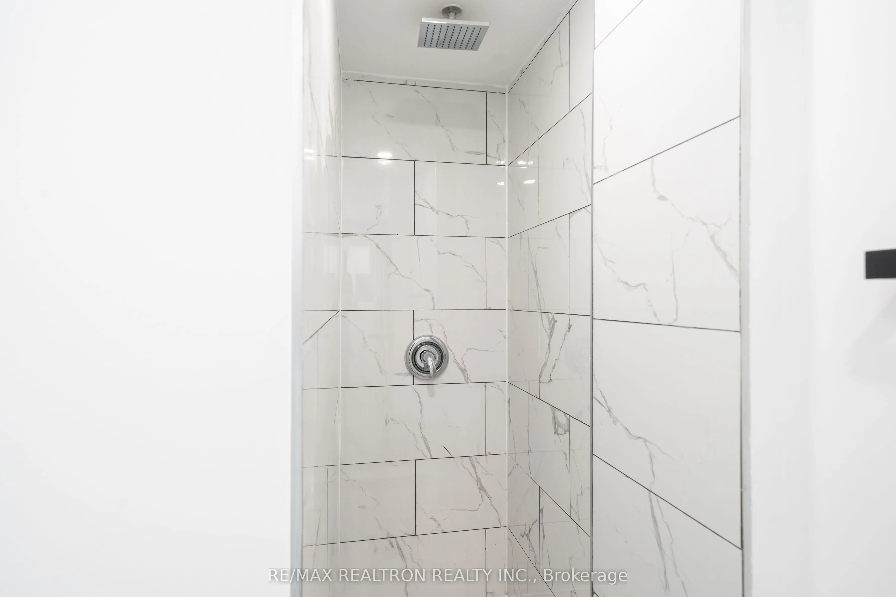 1524 Lawrence Avenue, #112