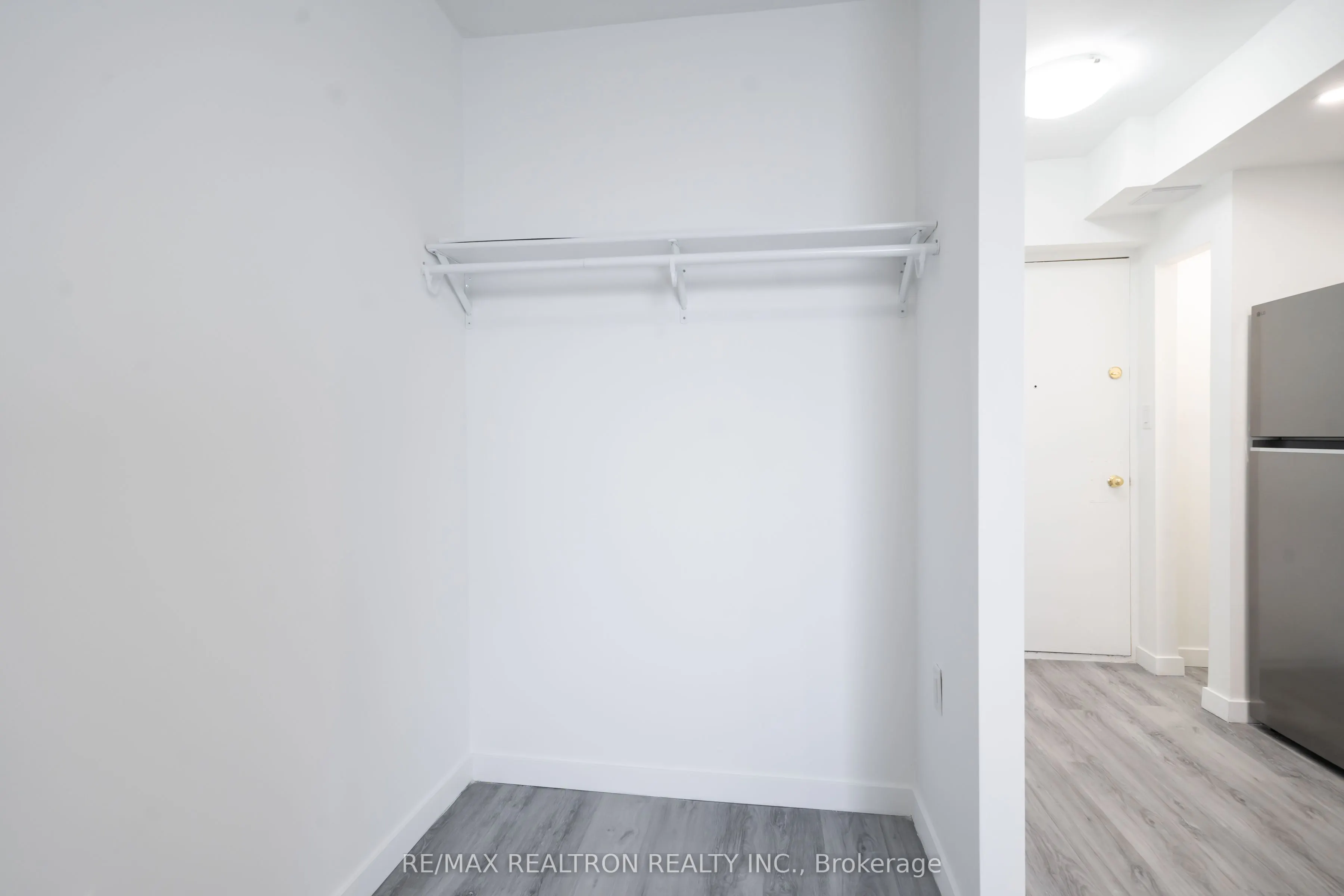 1524 Lawrence Avenue, #112