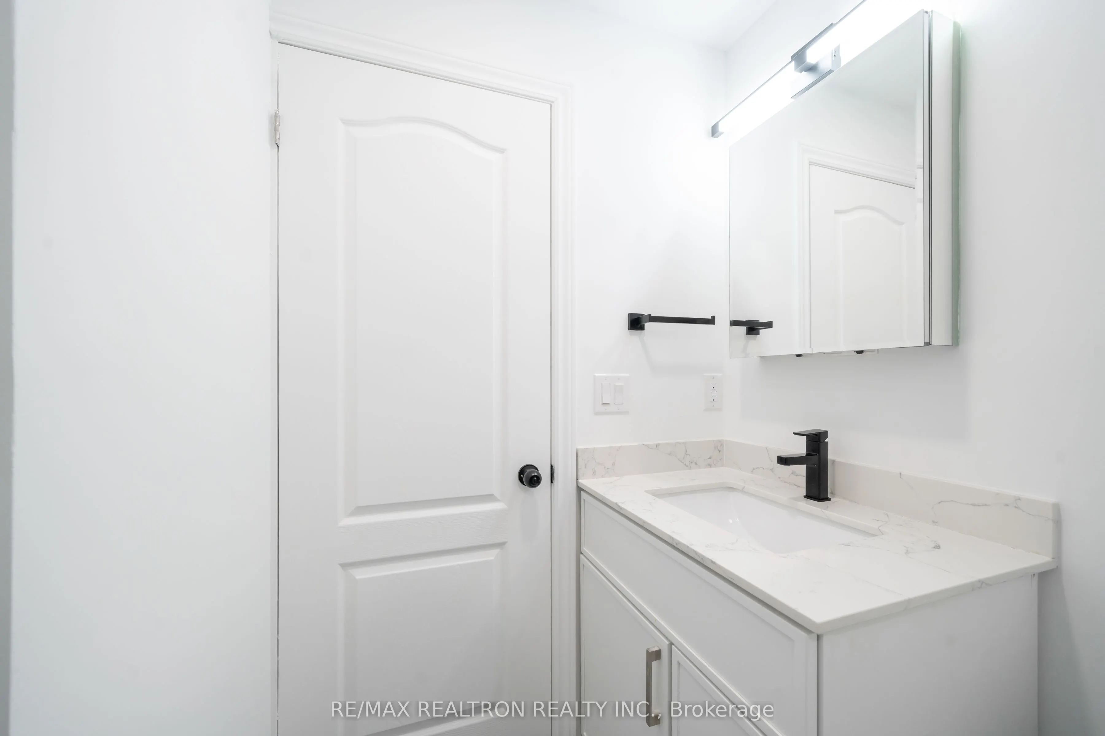 1524 Lawrence Avenue, #112
