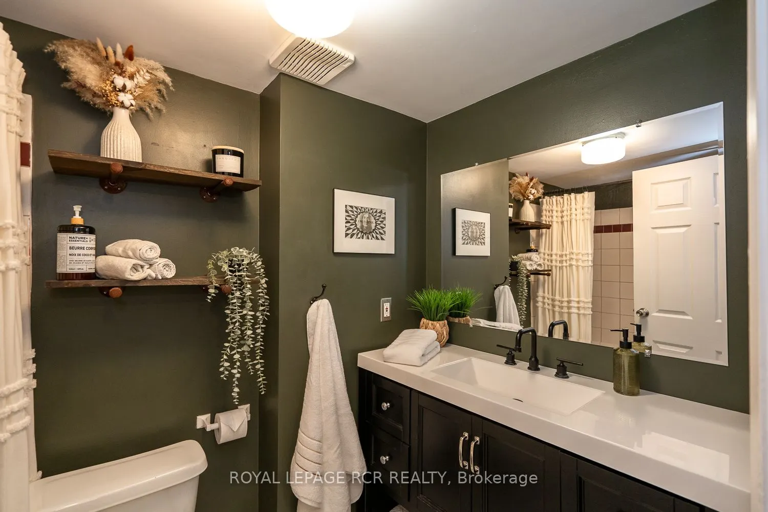123 Broadway Avenue, #A