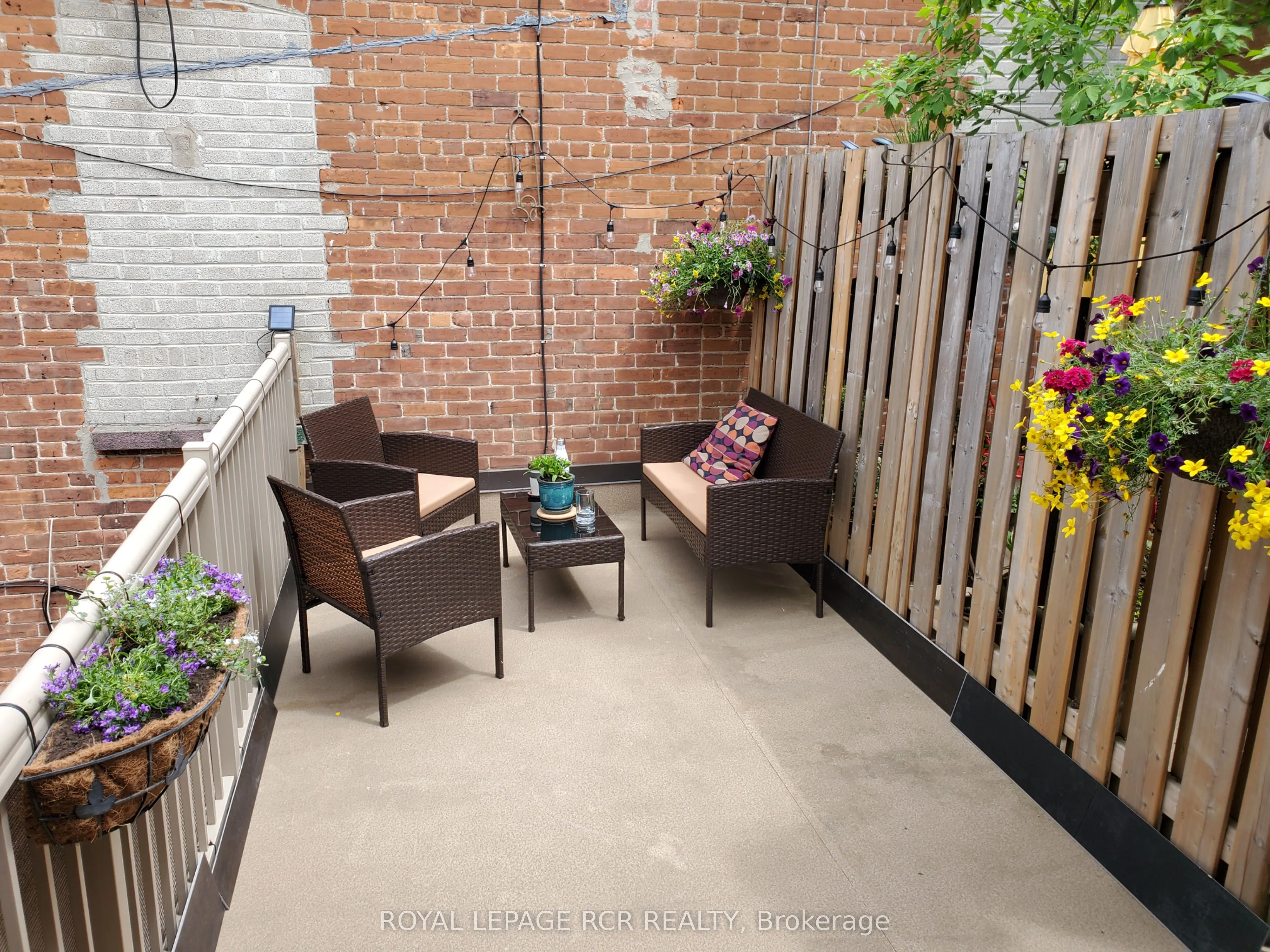 123 Broadway Avenue, #A