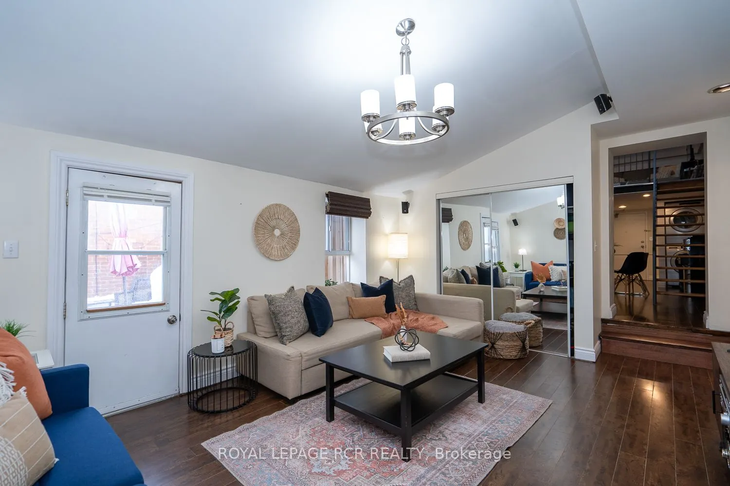 123 Broadway Avenue, #A
