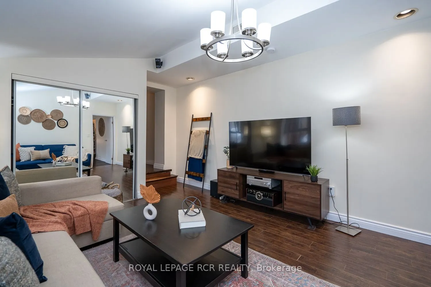 123 Broadway Avenue, #A