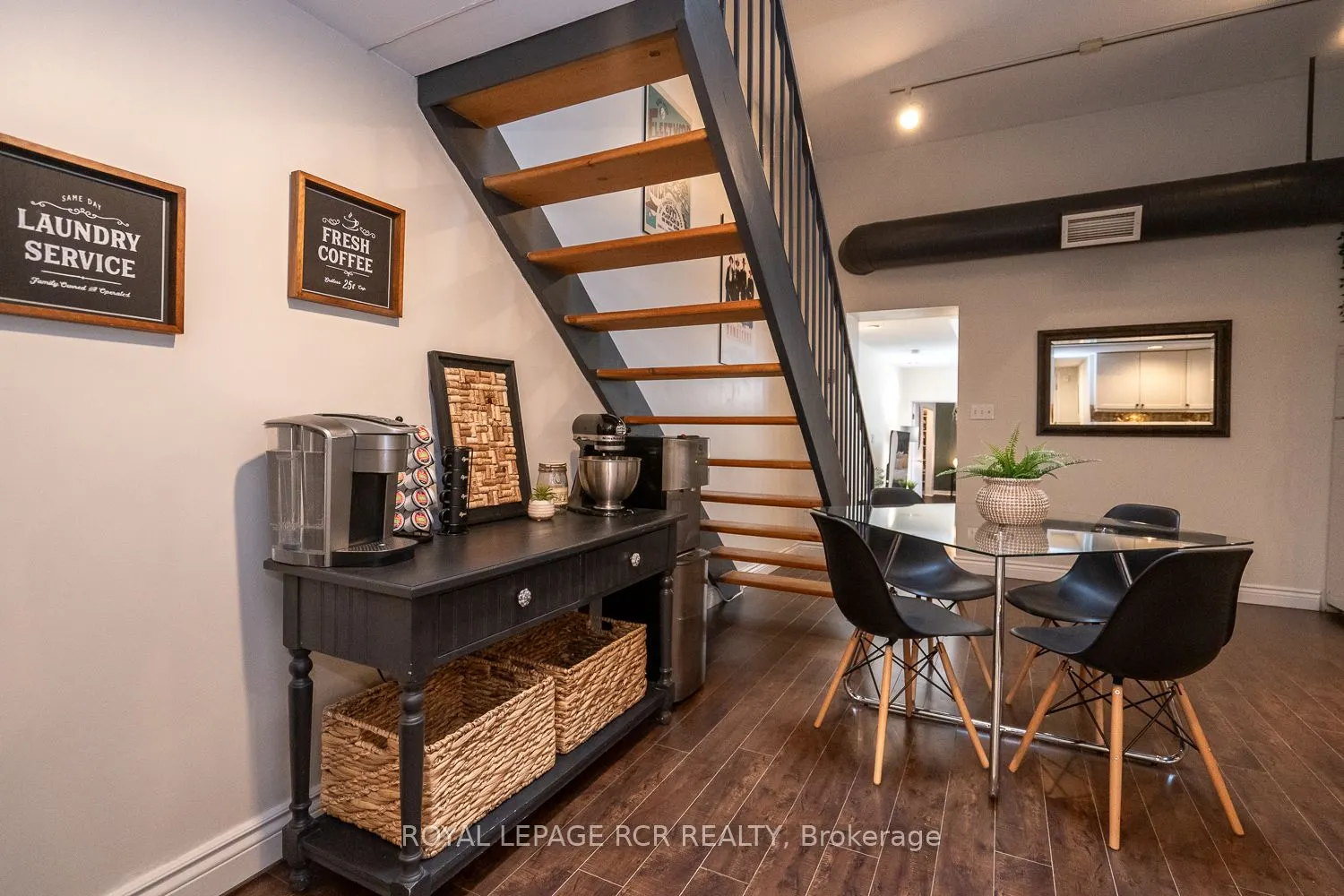 123 Broadway Avenue, #A