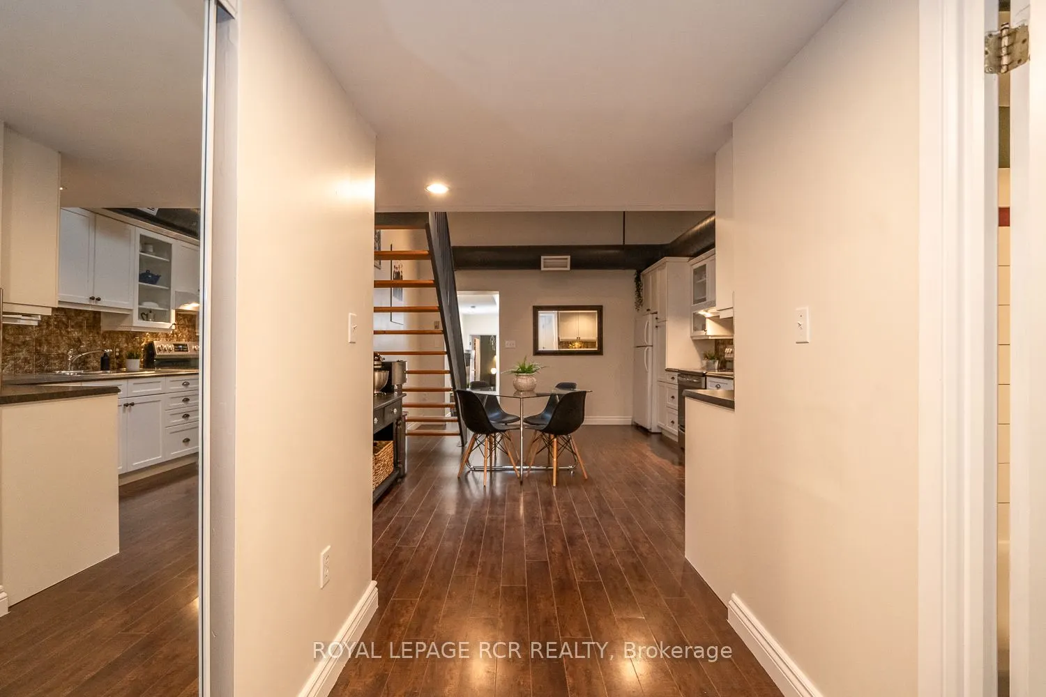 123 Broadway Avenue, #A